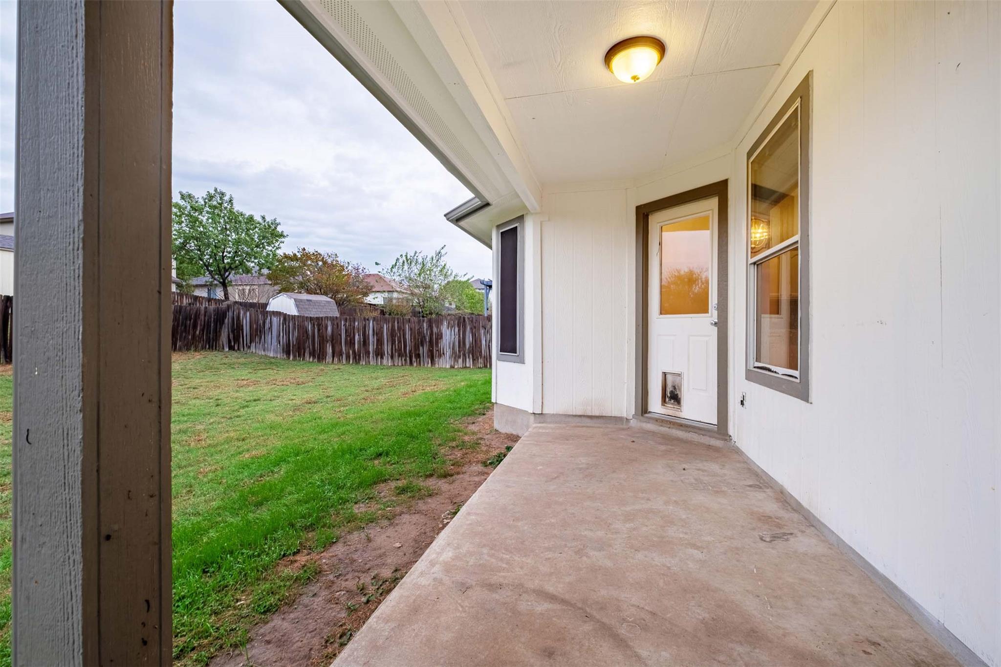 105 Cattail Cv, Hutto, TX 78634