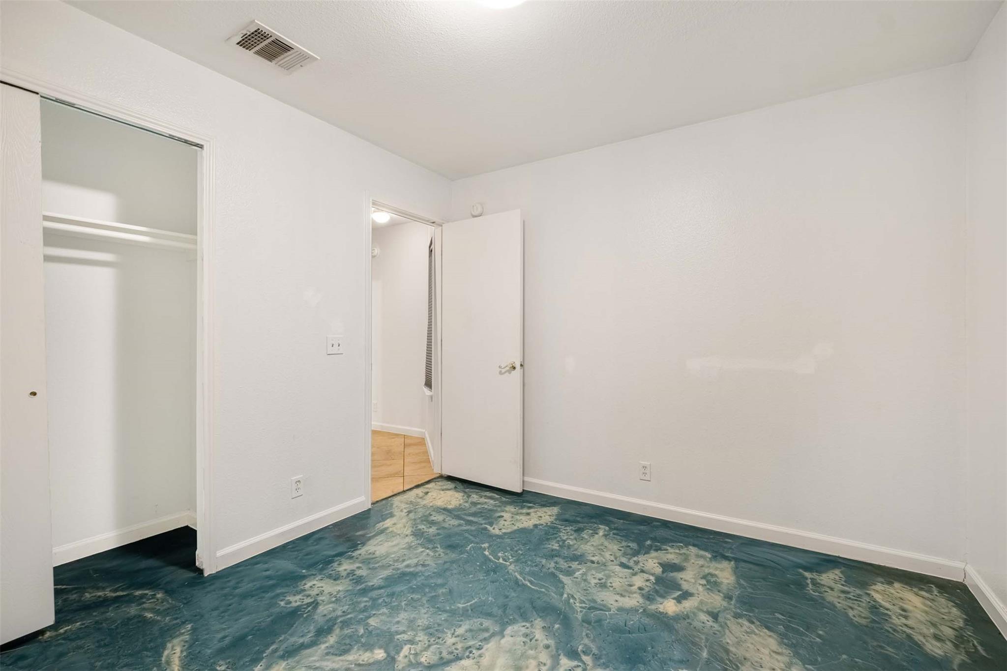 105 Cattail Cv, Hutto, TX 78634