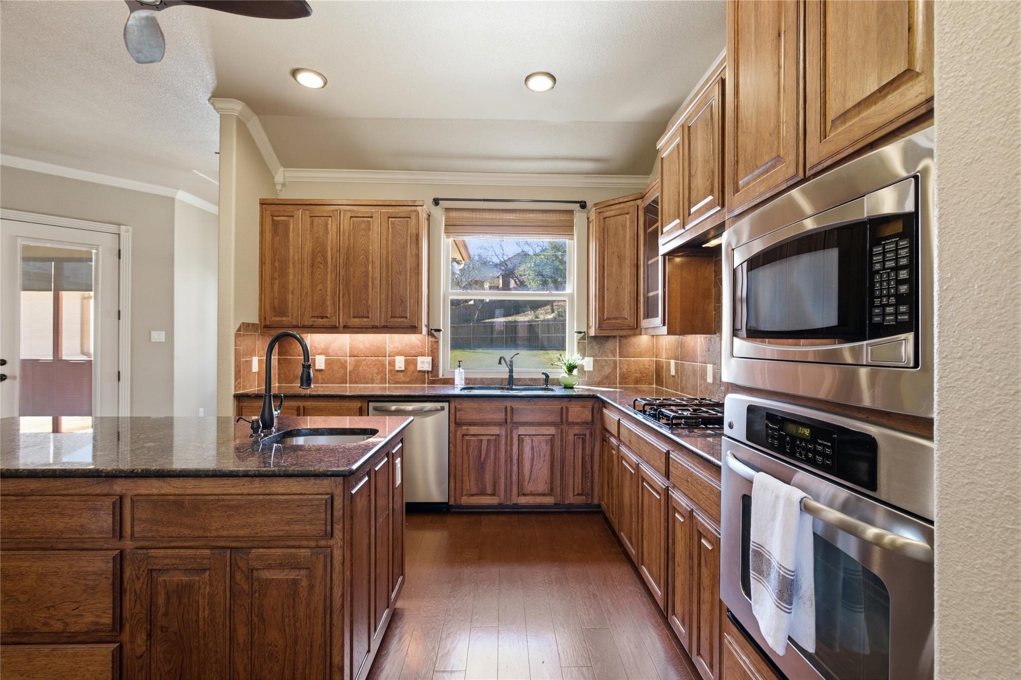 1135 Redleaf Dr, Nolanville, TX 76559