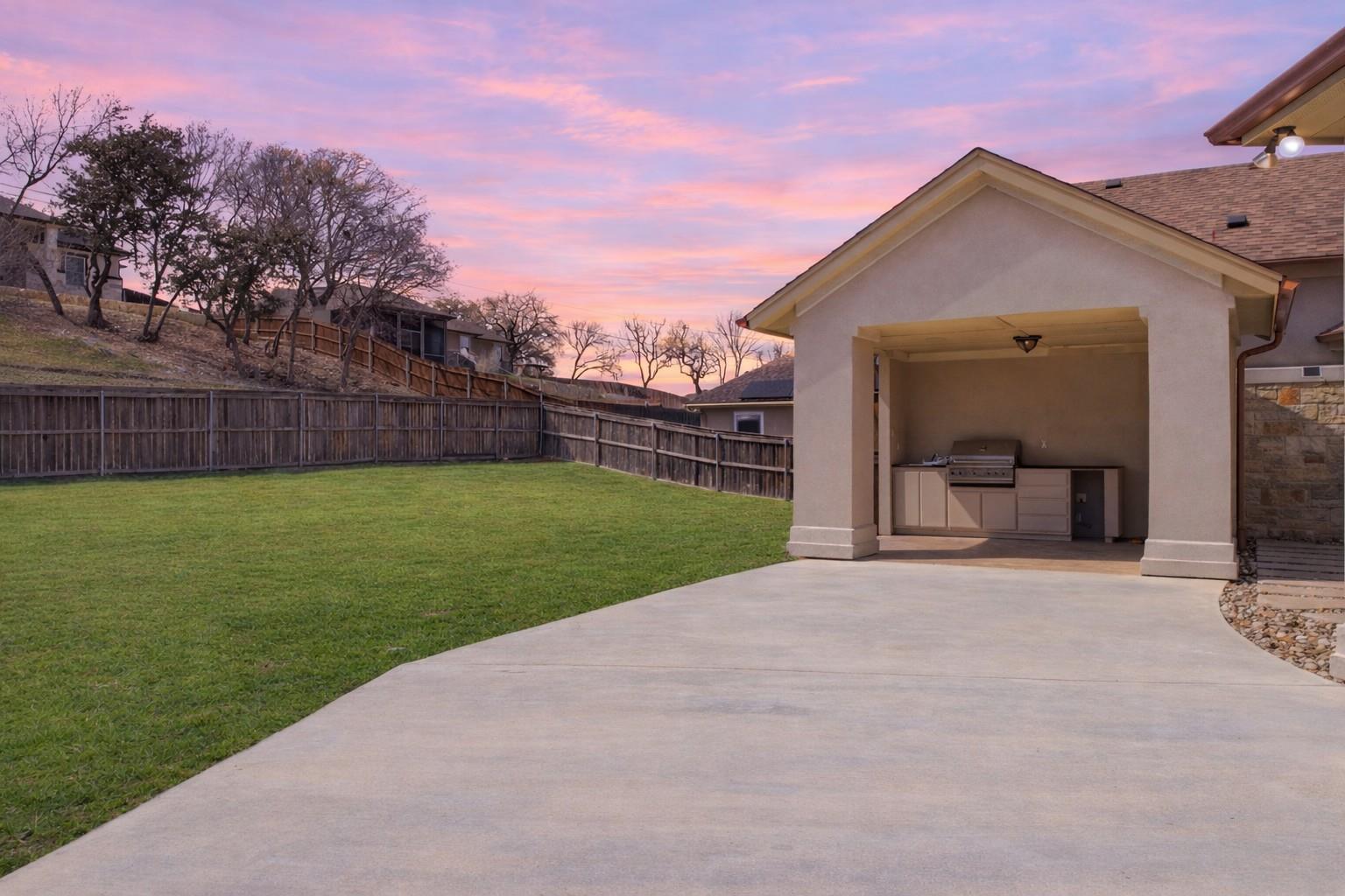 1135 Redleaf Dr, Nolanville, TX 76559