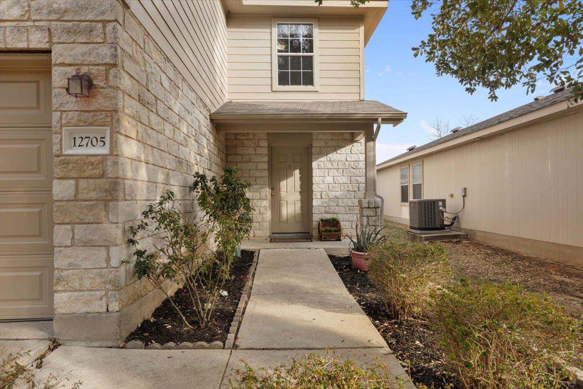 12705 Saint Mary Dr, Manor, TX 78653