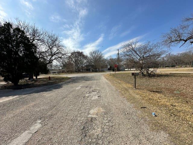 548 Spring River Dr, Martindale, TX 78655