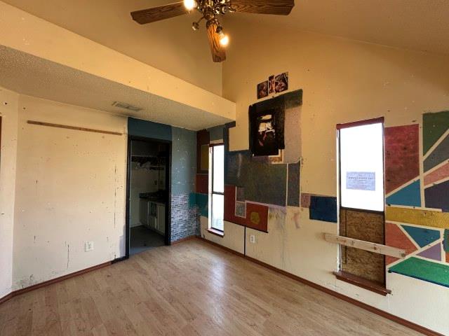 548 Spring River Dr, Martindale, TX 78655