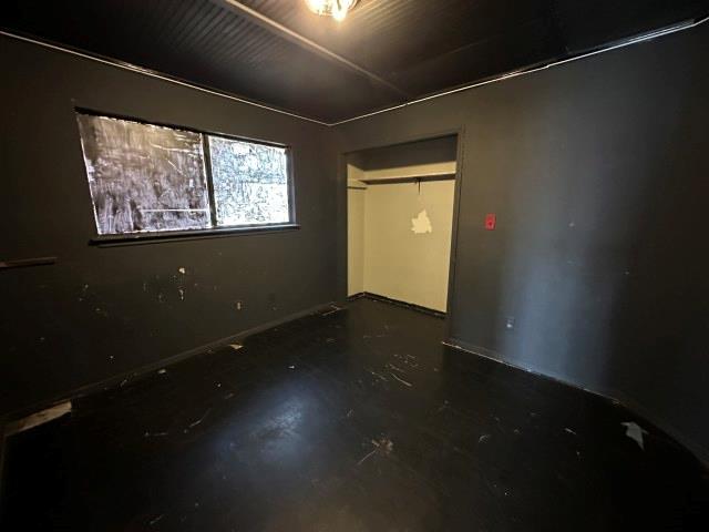 548 Spring River Dr, Martindale, TX 78655