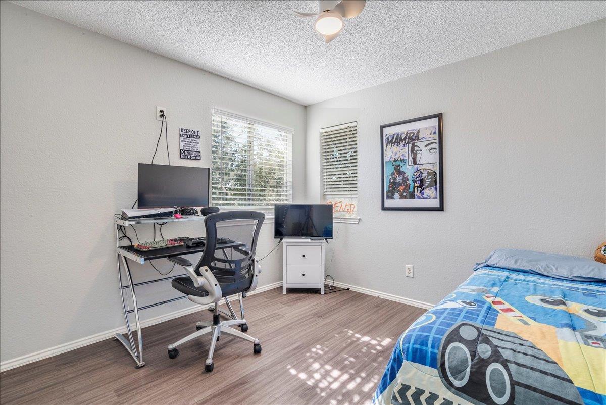 8328 Doe Meadow Dr, Austin, TX 78749