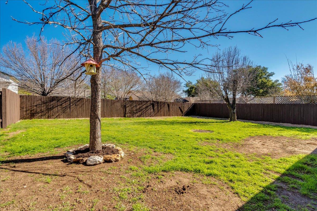 8328 Doe Meadow Dr, Austin, TX 78749