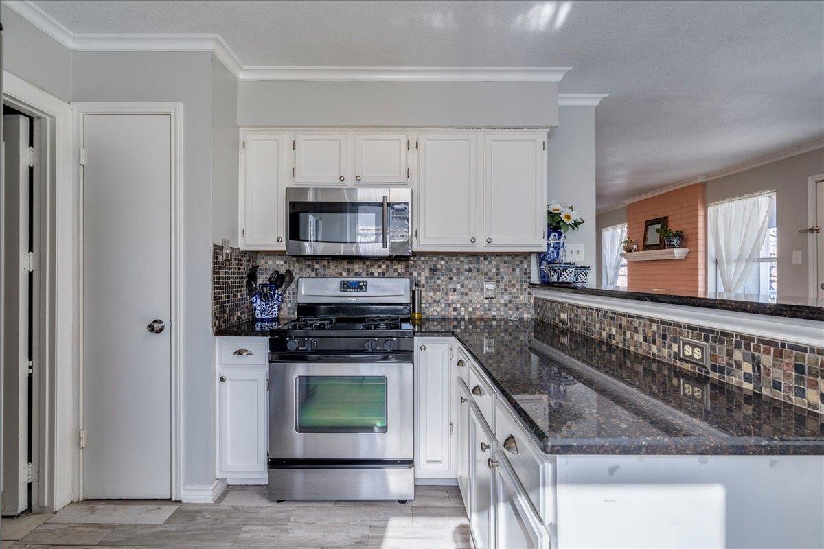 8328 Doe Meadow Dr, Austin, TX 78749