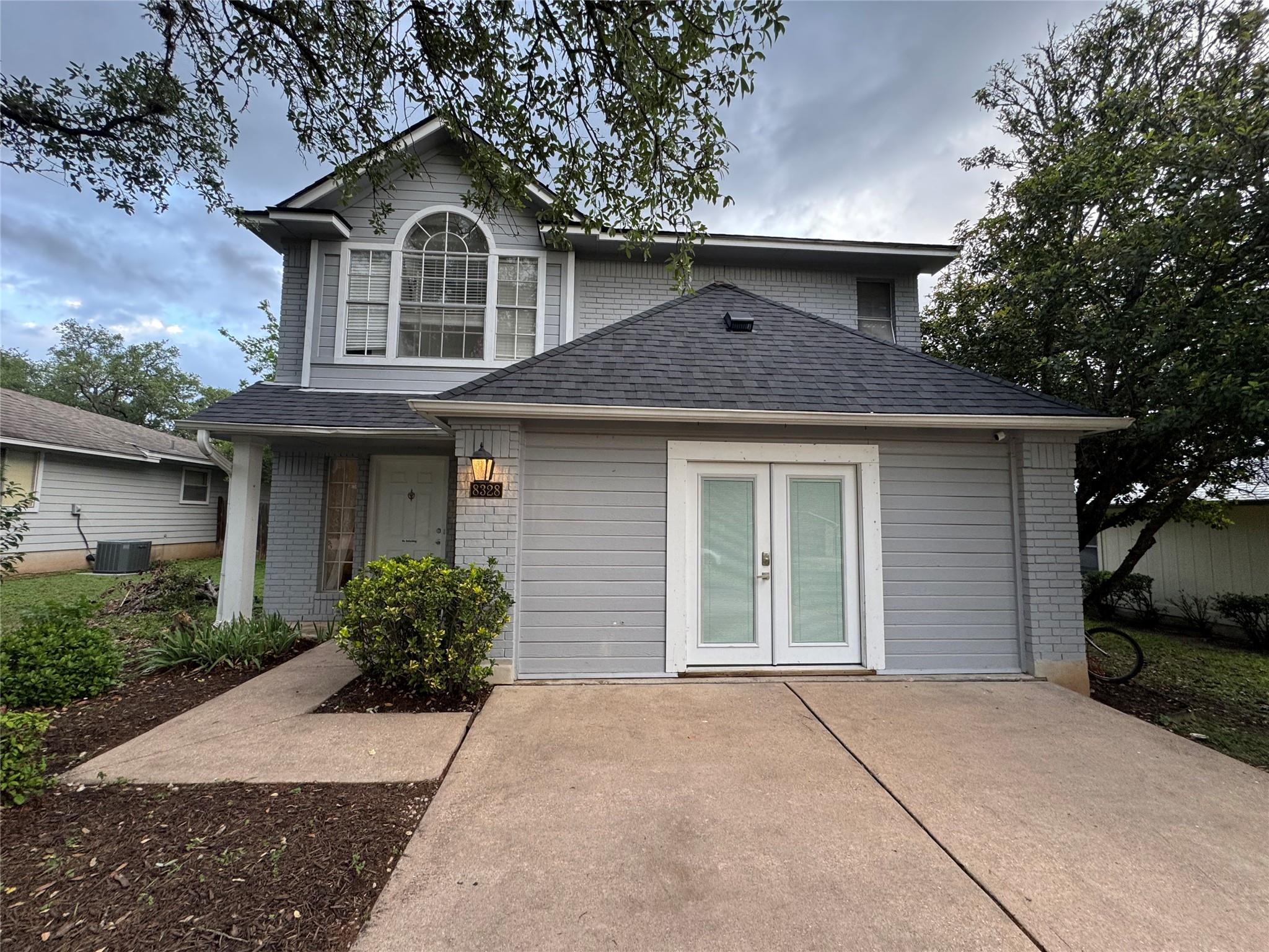 8328 Doe Meadow Dr, Austin, TX 78749