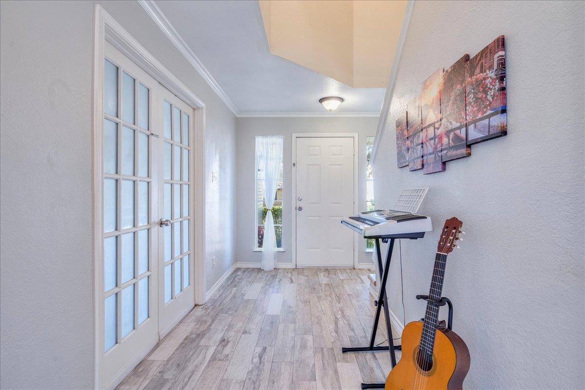 8328 Doe Meadow Dr, Austin, TX 78749