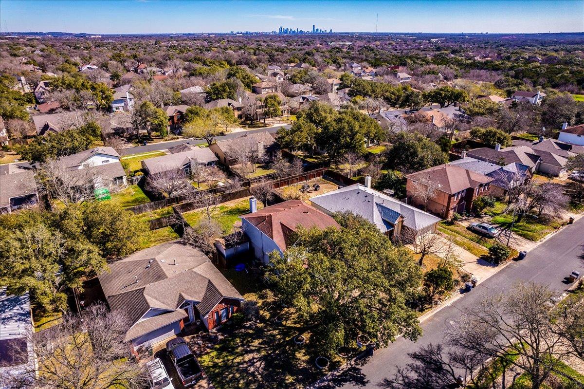 8328 Doe Meadow Dr, Austin, TX 78749