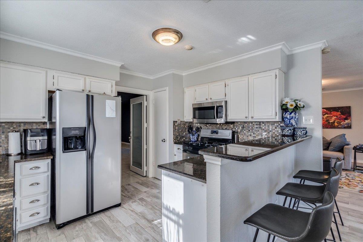 8328 Doe Meadow Dr, Austin, TX 78749