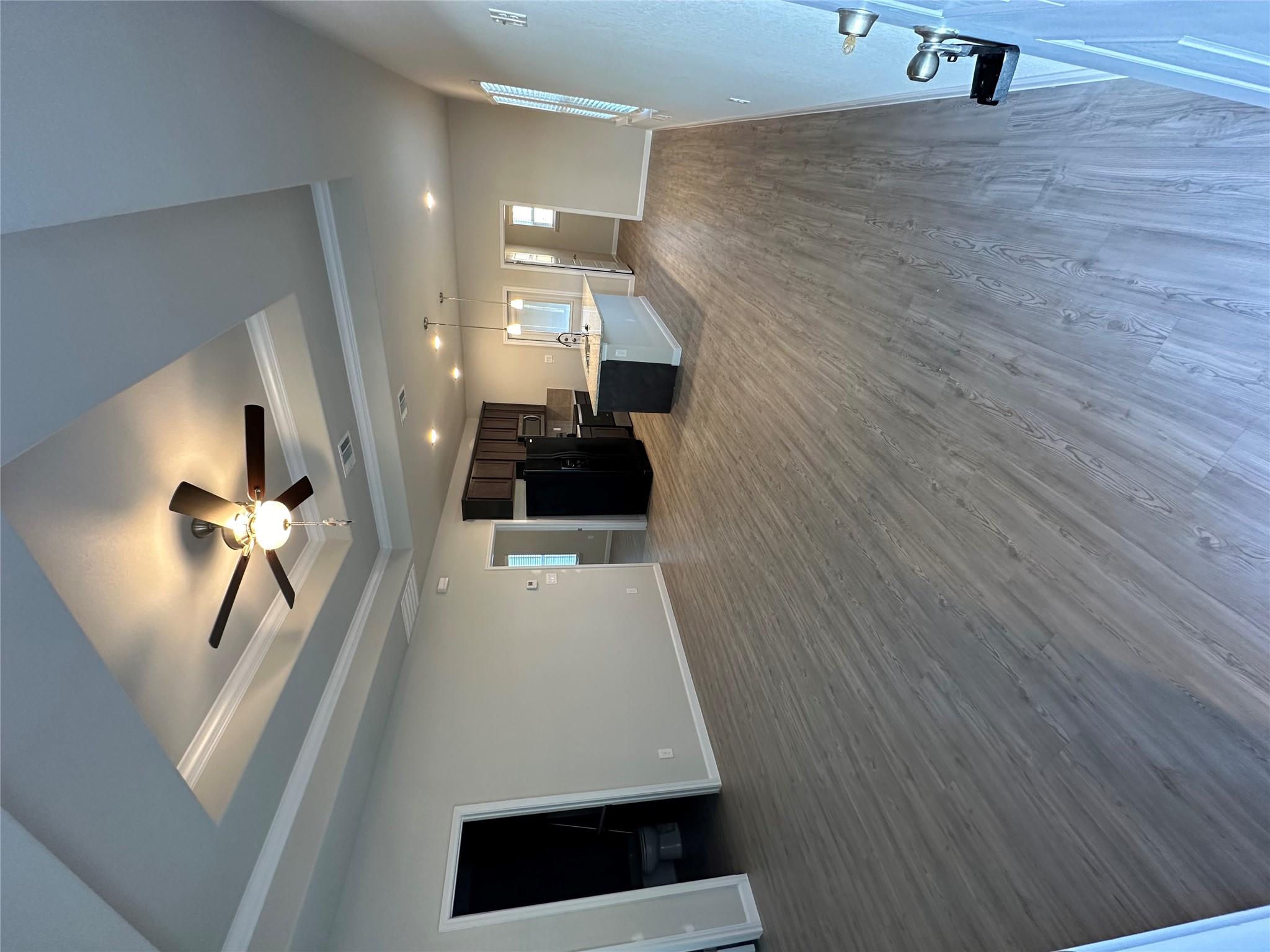 810 E Baxter St E # A & B, Seguin, TX 78155