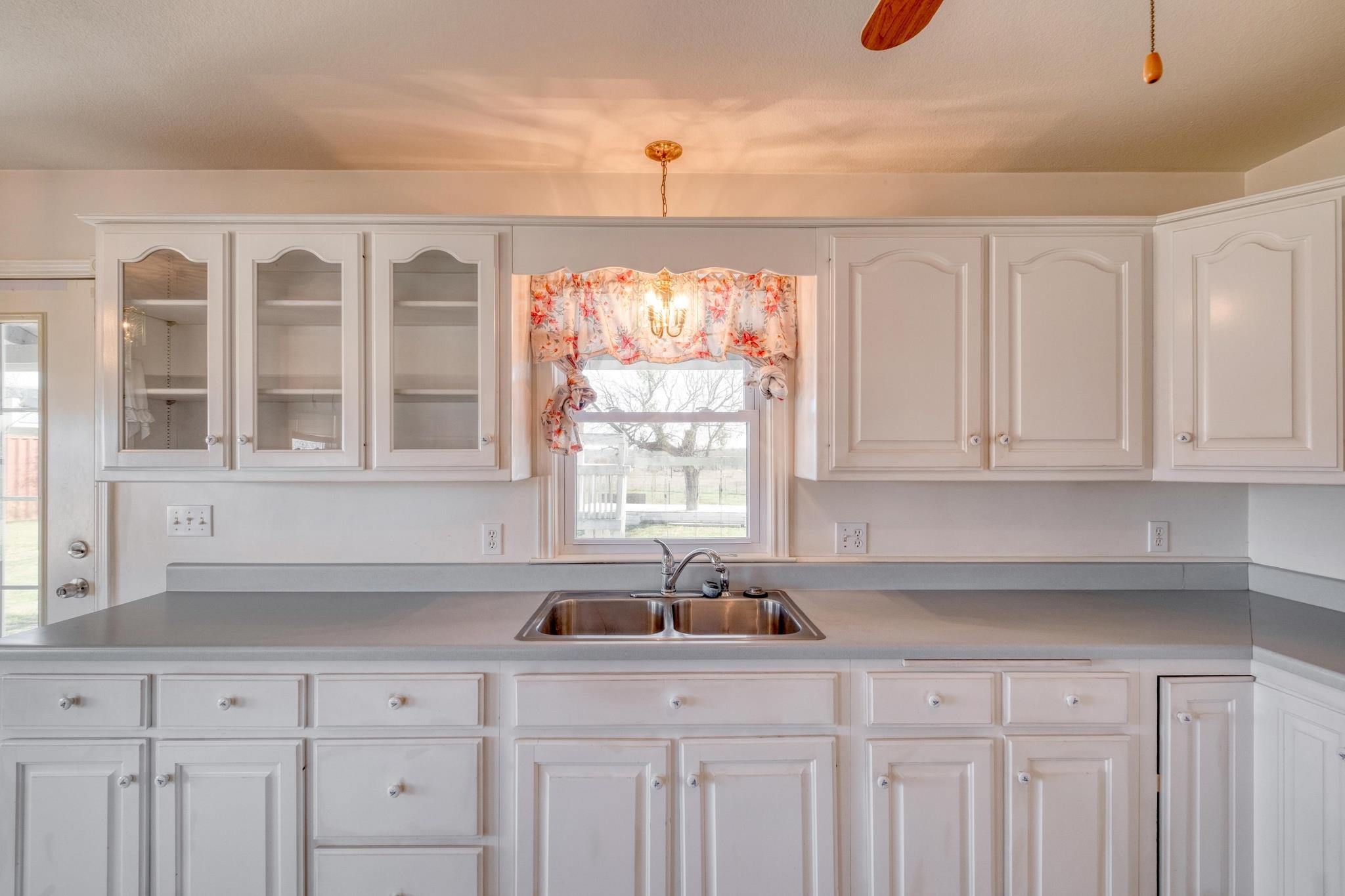 829 State Highway 21 Highway W, Cedar Creek, TX 78612