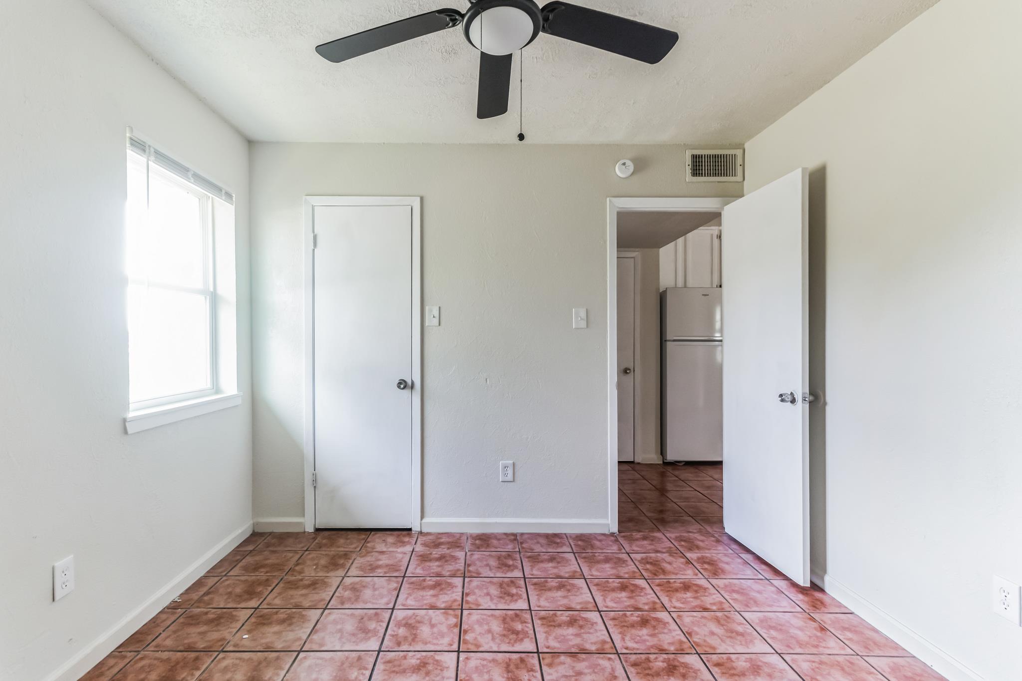 306 Calhoun Dr, Rockdale, TX 76567