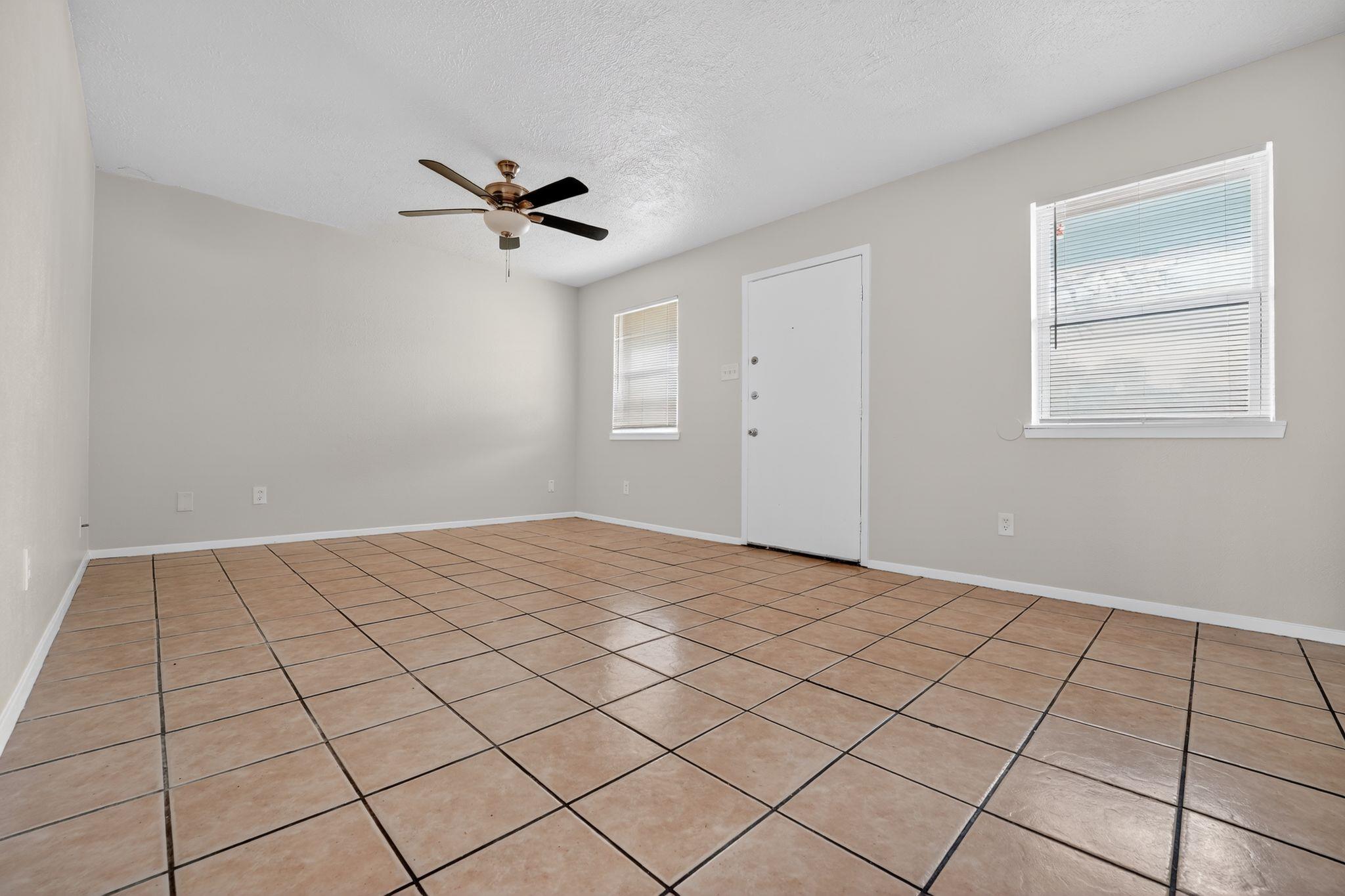 306 Calhoun Dr, Rockdale, TX 76567