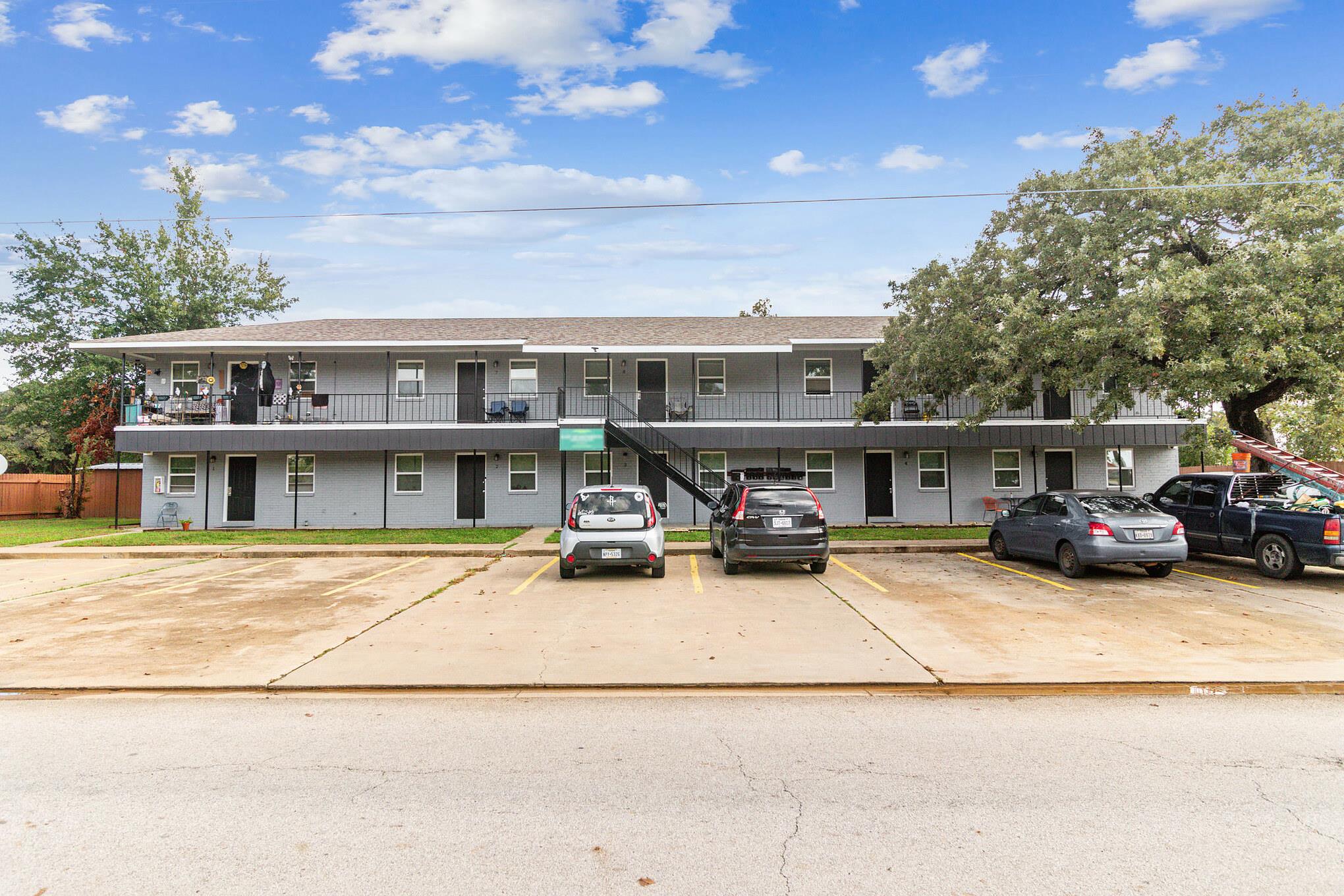 306 Calhoun Dr, Rockdale, TX 76567