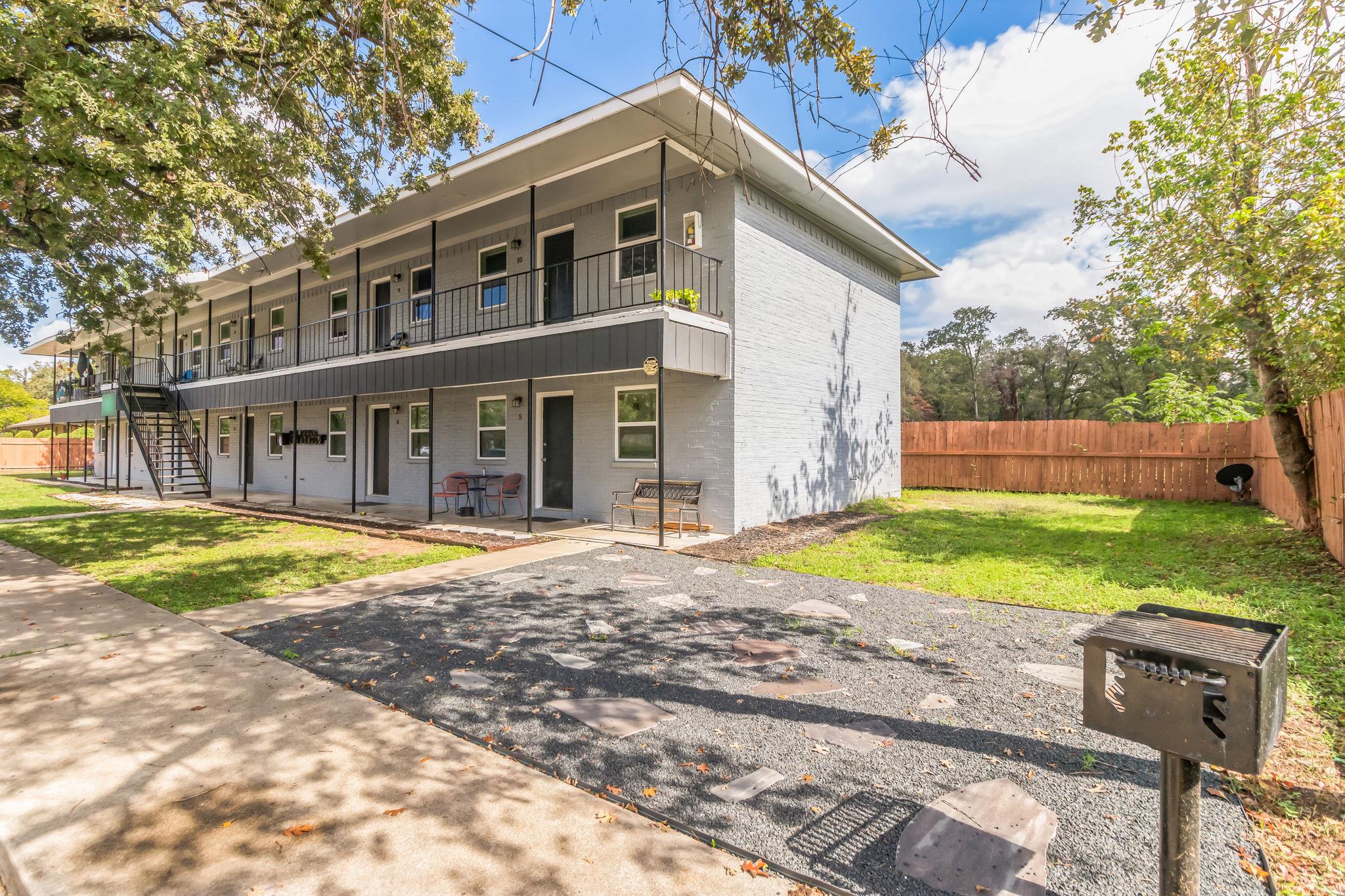 306 Calhoun Dr, Rockdale, TX 76567