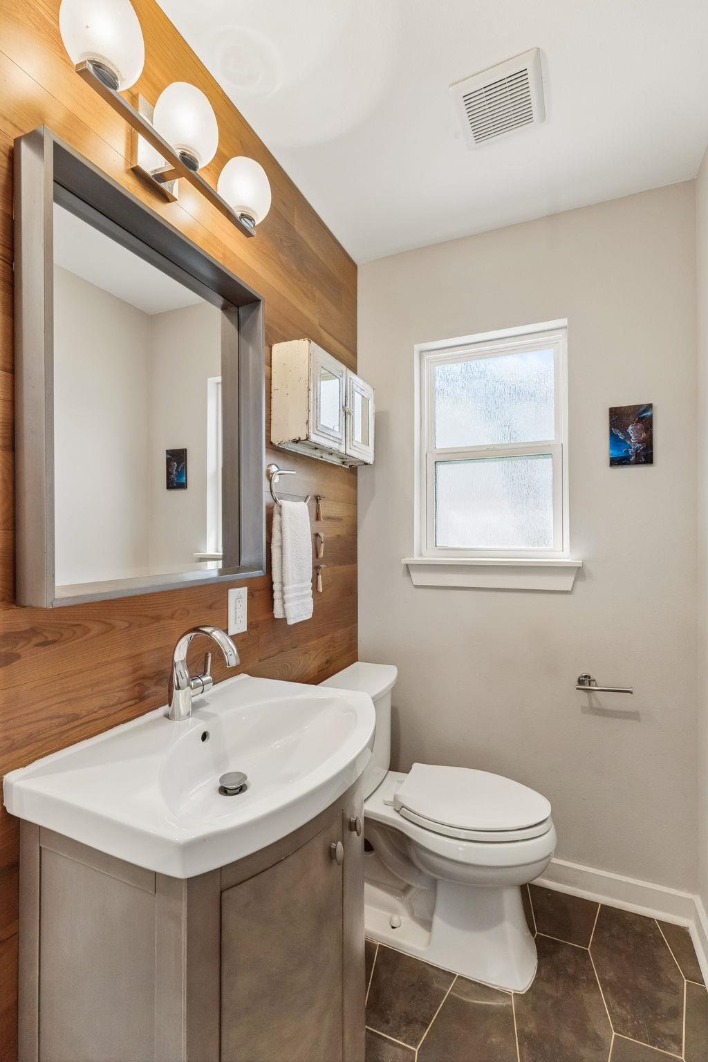 1400 Westmoor Dr, Austin, TX 78723