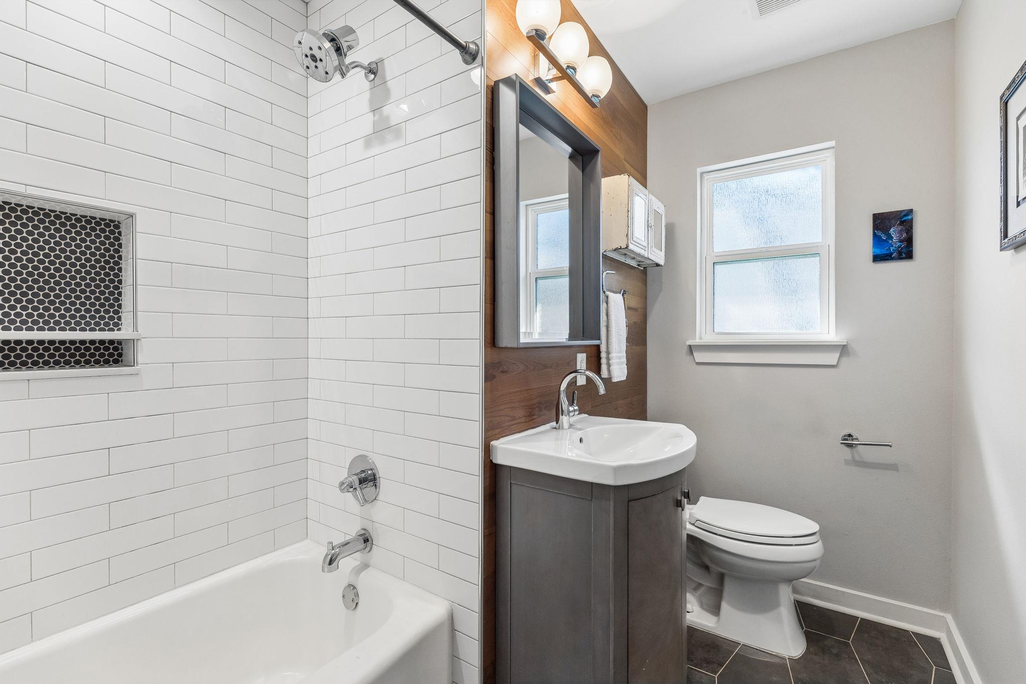 1400 Westmoor Dr, Austin, TX 78723