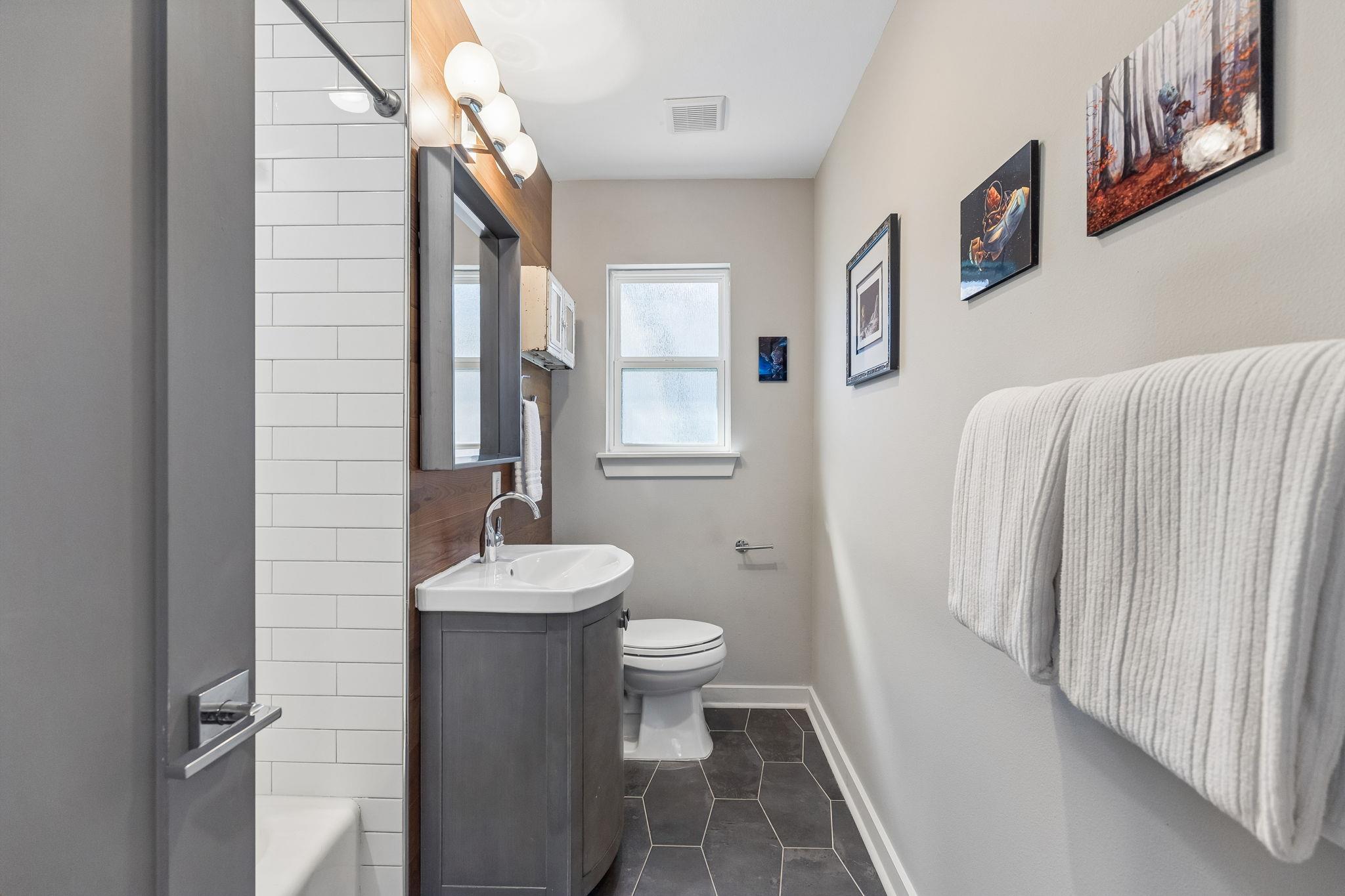 1400 Westmoor Dr, Austin, TX 78723