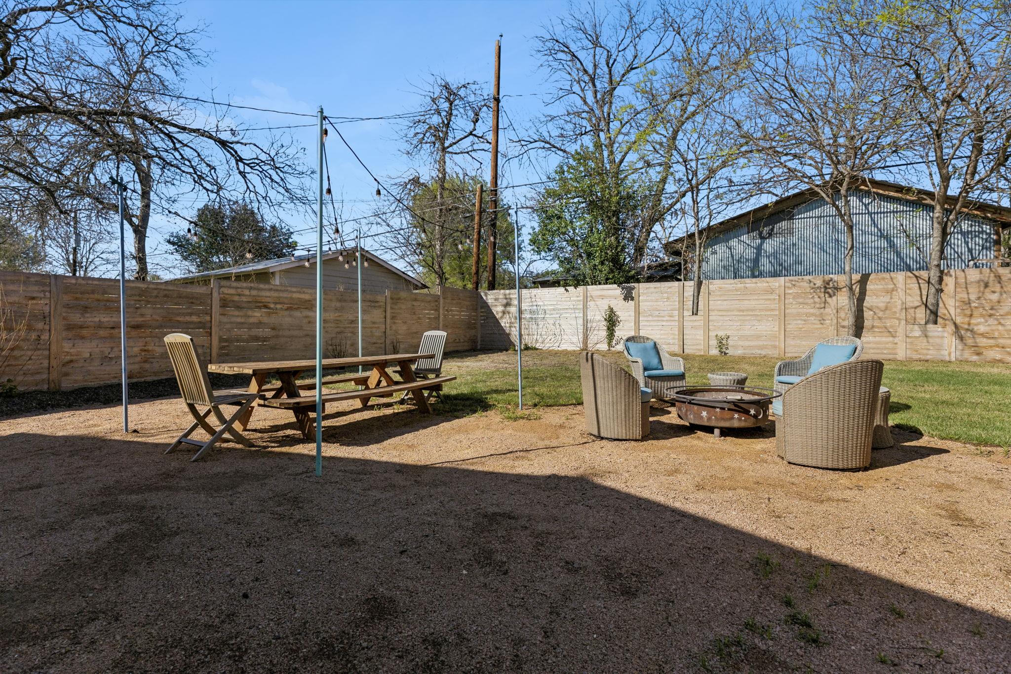 1400 Westmoor Dr, Austin, TX 78723