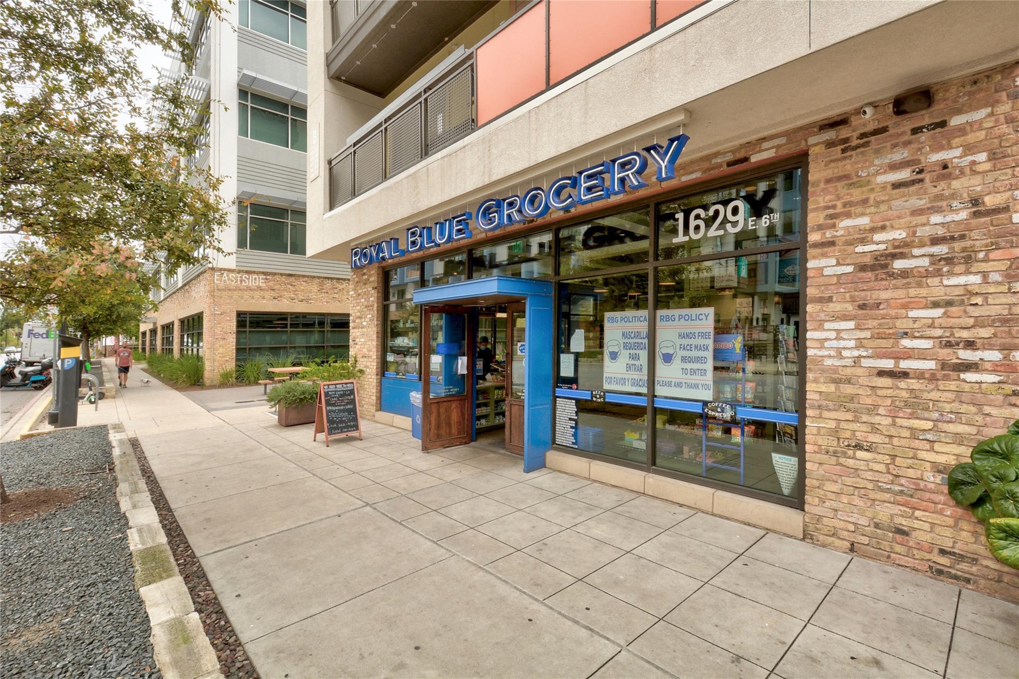 2705 E 2nd St, Austin, TX 78702