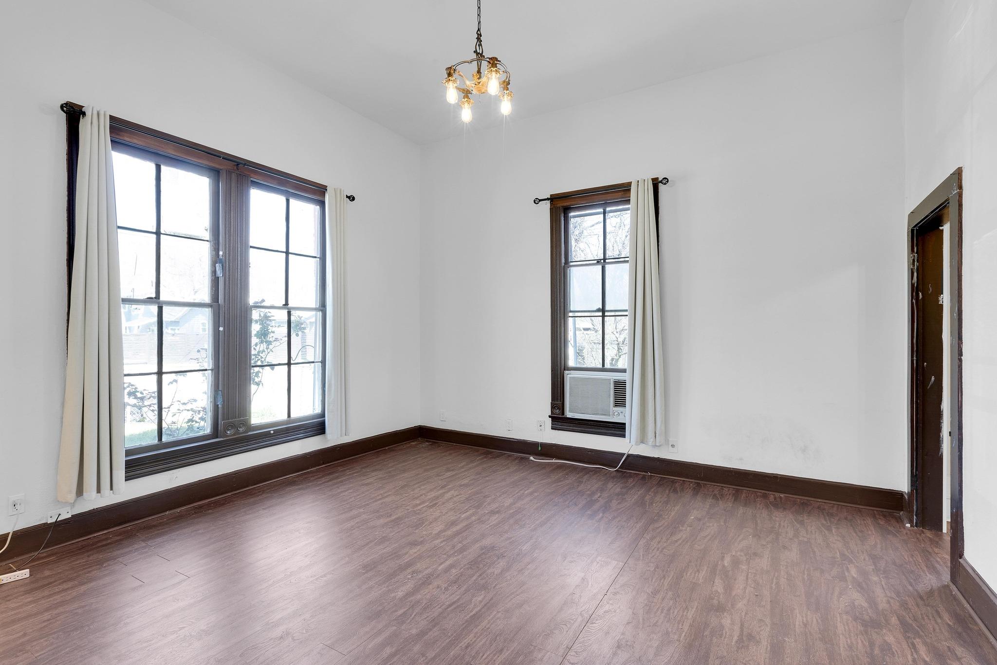 2705 E 2nd St, Austin, TX 78702