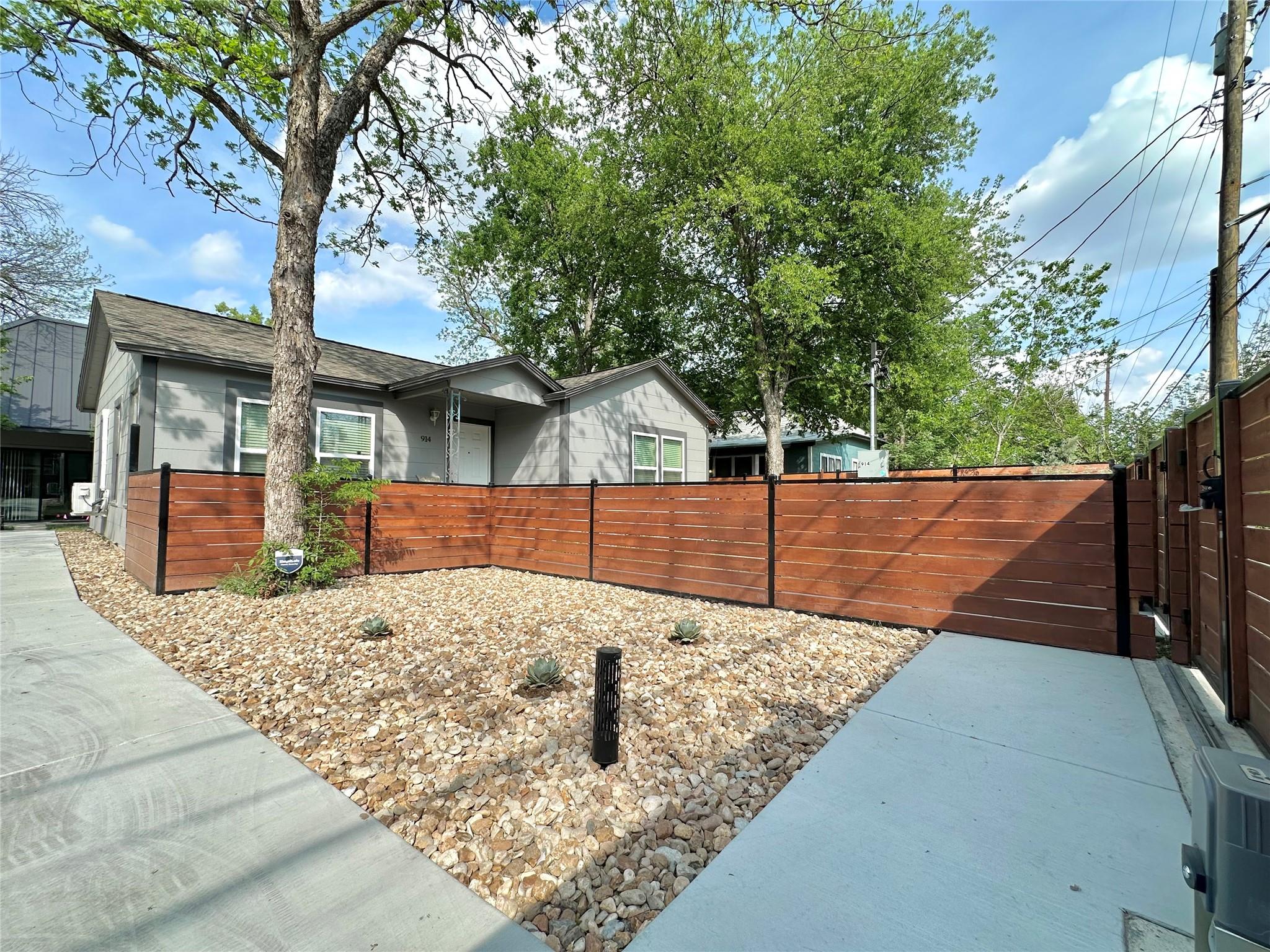 914 E 39th St # 2, Austin, TX 78751