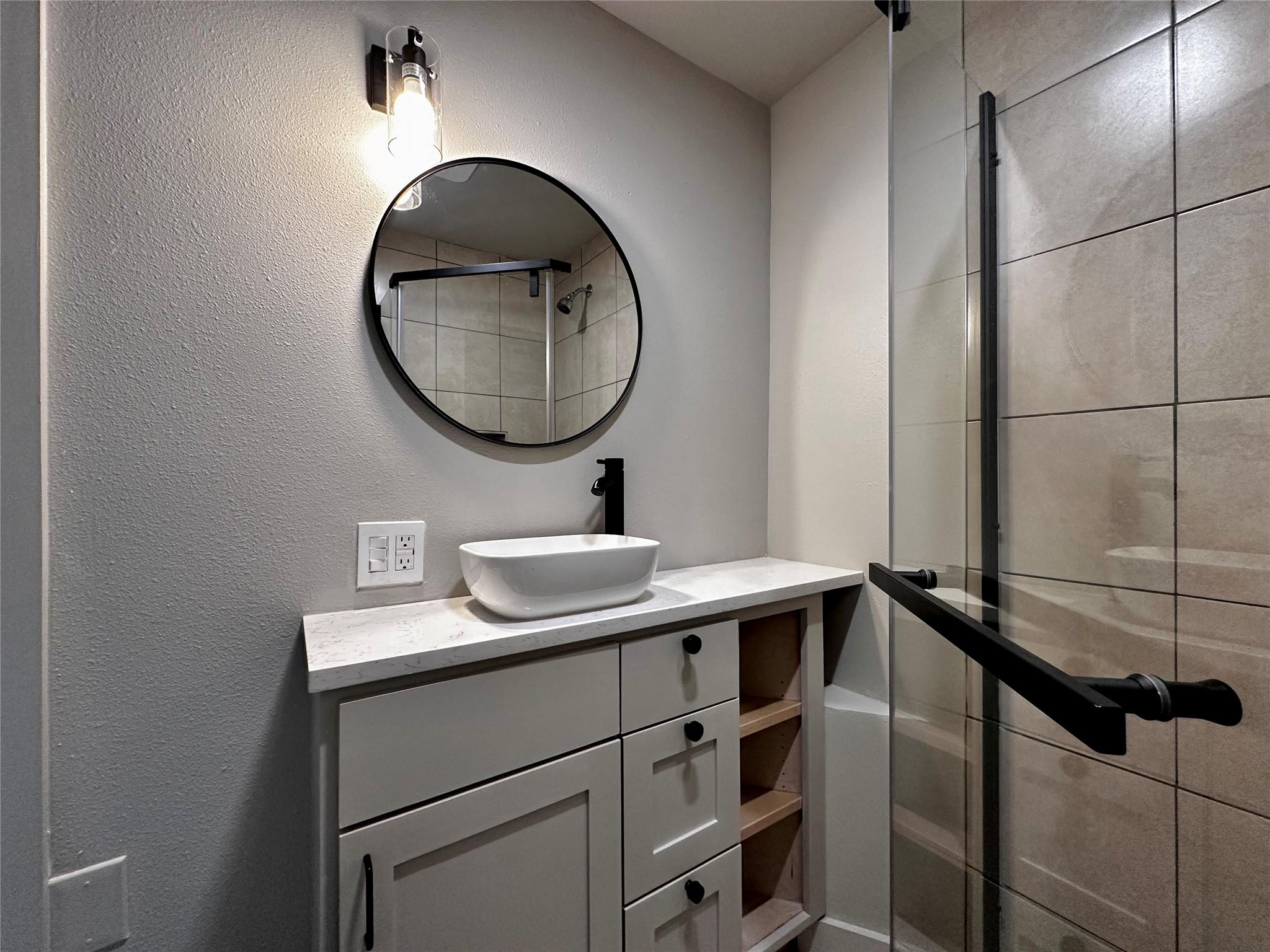 914 E 39th St # 2, Austin, TX 78751