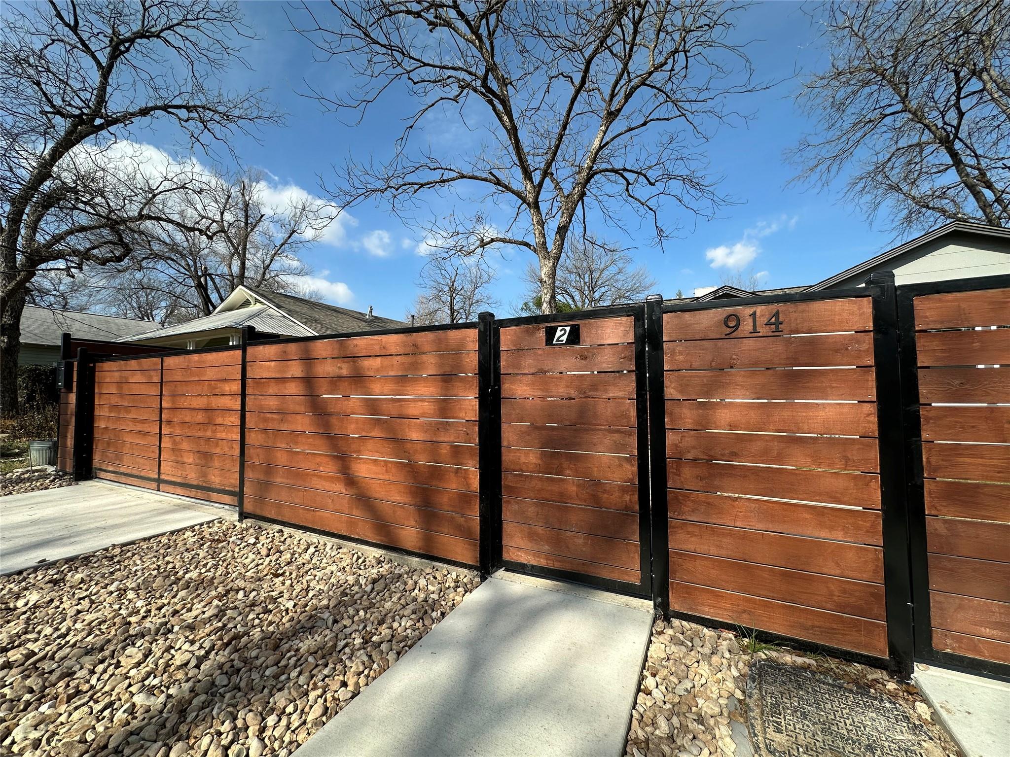 914 E 39th St # 2, Austin, TX 78751