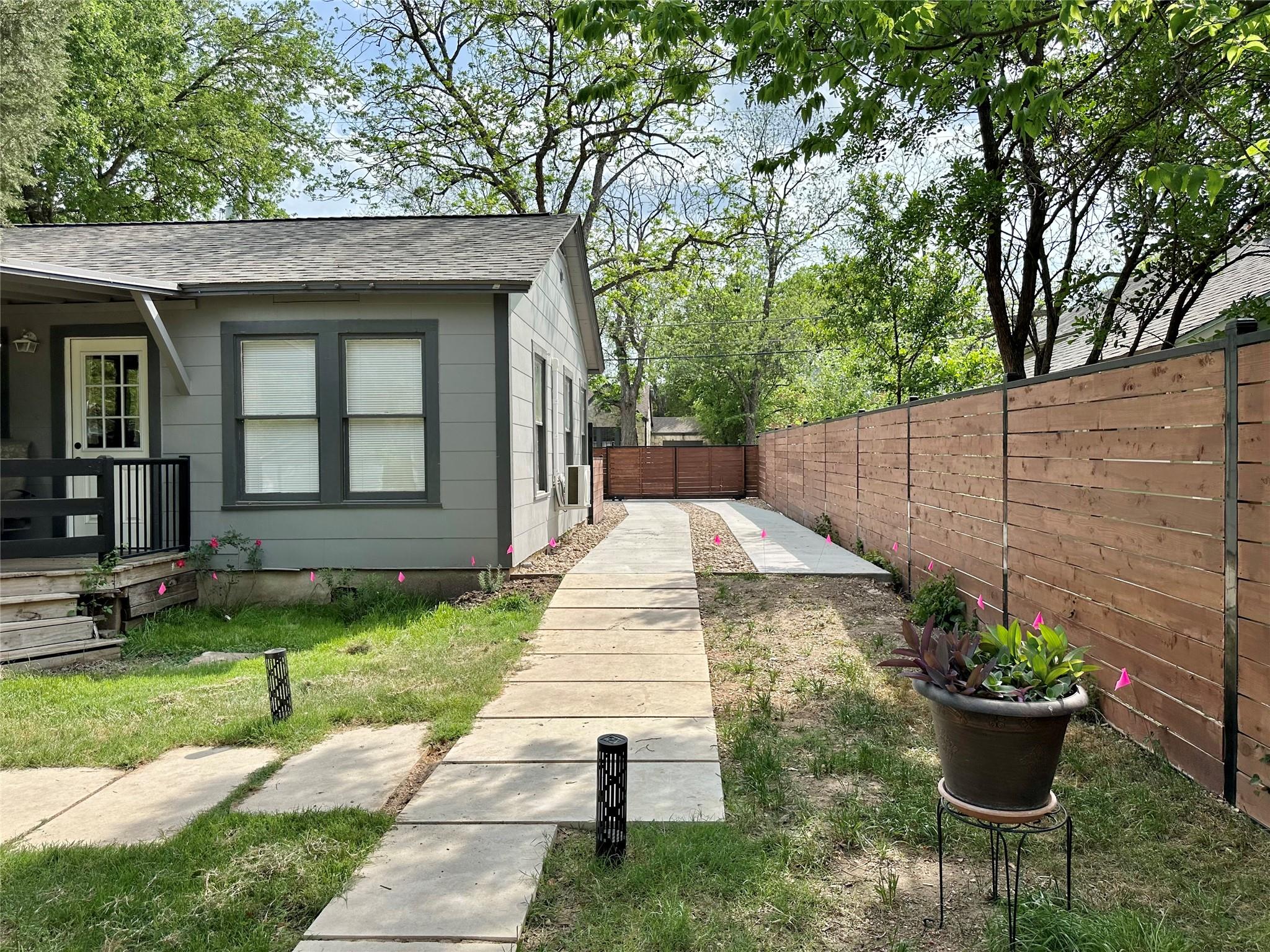 914 E 39th St # 2, Austin, TX 78751