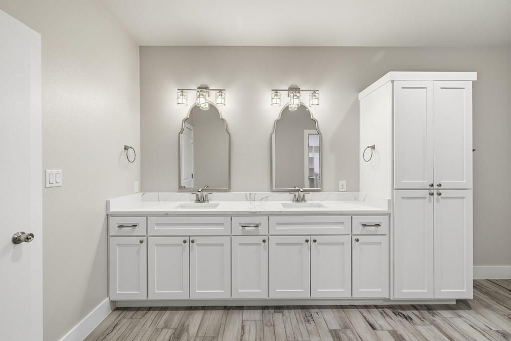 718 Emory Dr, Fredericksburg, TX 78624