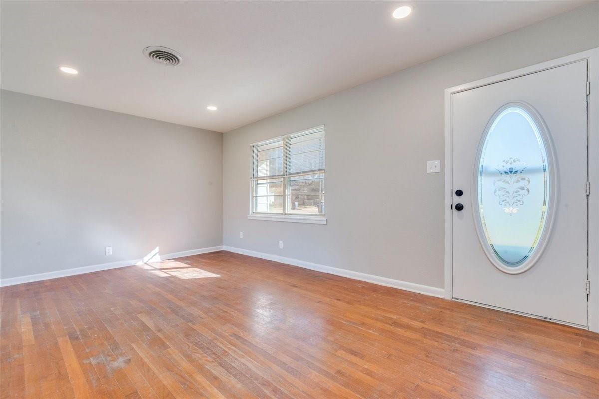 704 S 3rd St, Copperas Cove, TX 76522