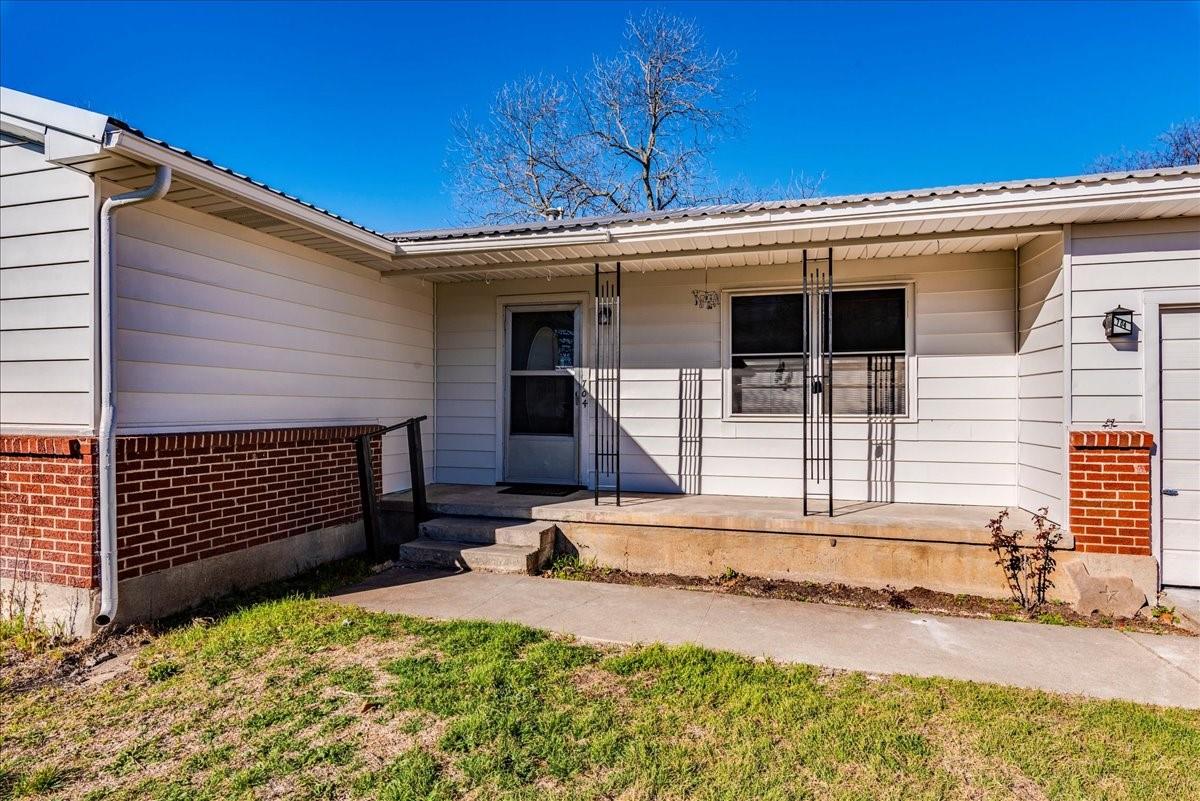 704 S 3rd St, Copperas Cove, TX 76522
