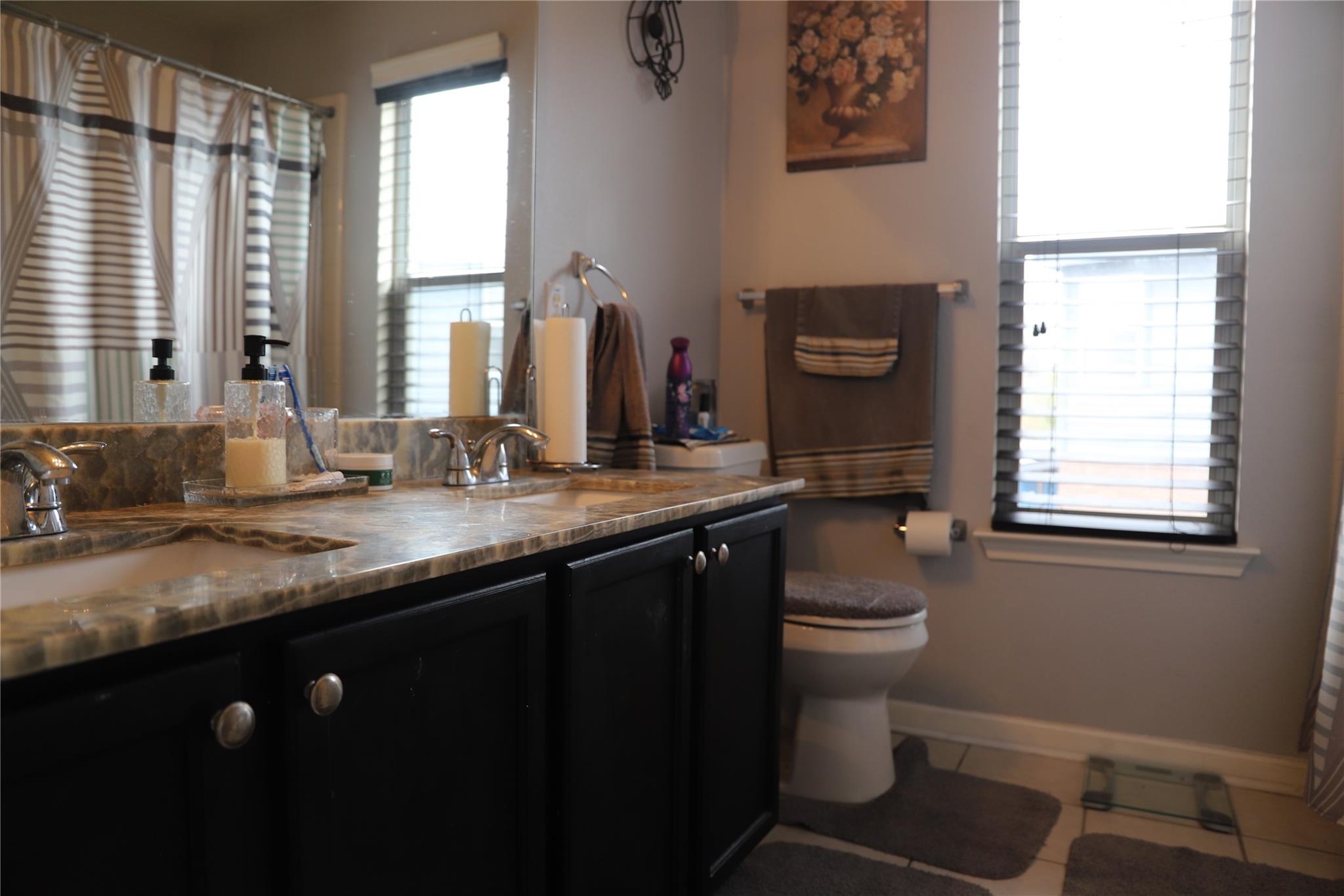 925 Melted Candle Cv, Pflugerville, TX 78660