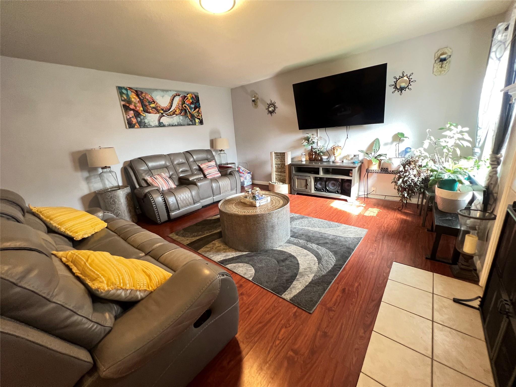 925 Melted Candle Cv, Pflugerville, TX 78660