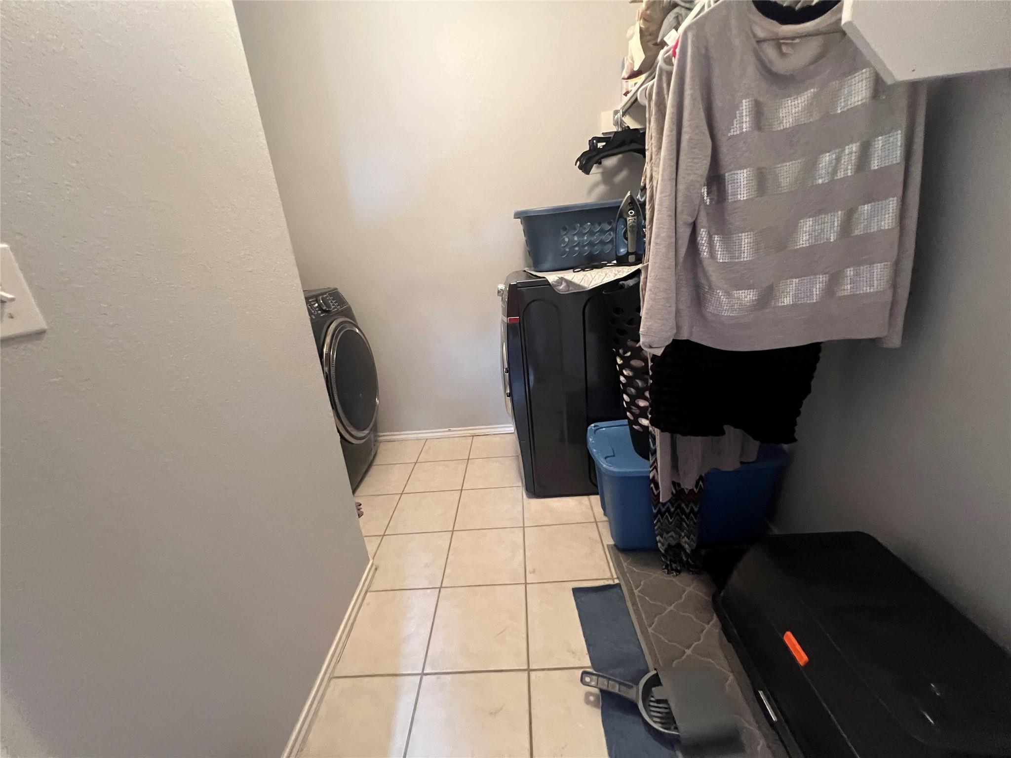 925 Melted Candle Cv, Pflugerville, TX 78660