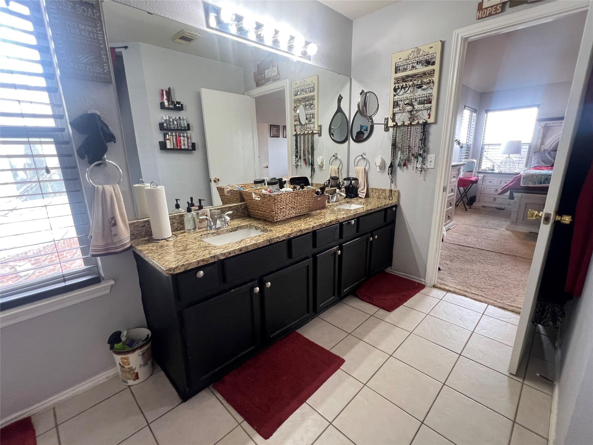 925 Melted Candle Cv, Pflugerville, TX 78660