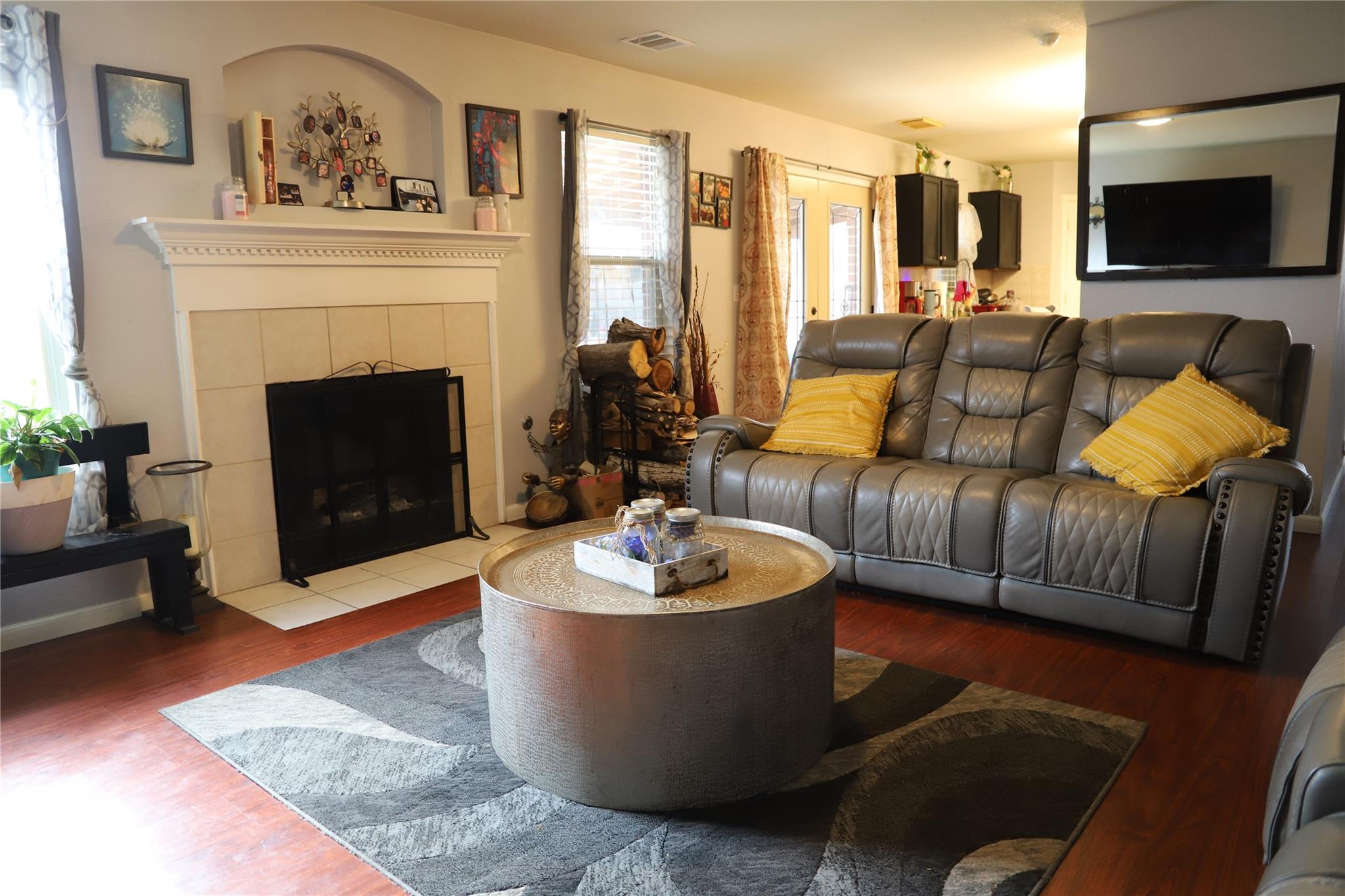 925 Melted Candle Cv, Pflugerville, TX 78660