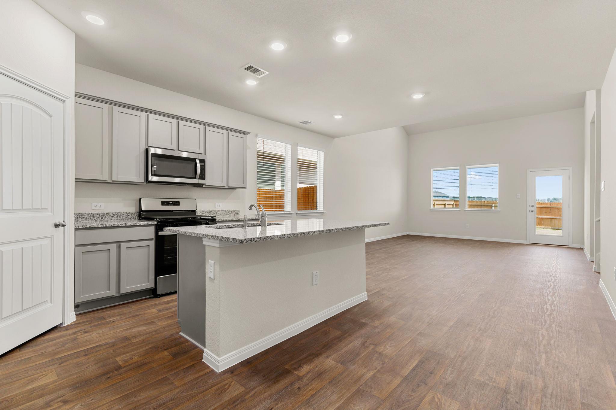 112 Eagle Mountain Trl, Kyle, TX 78640