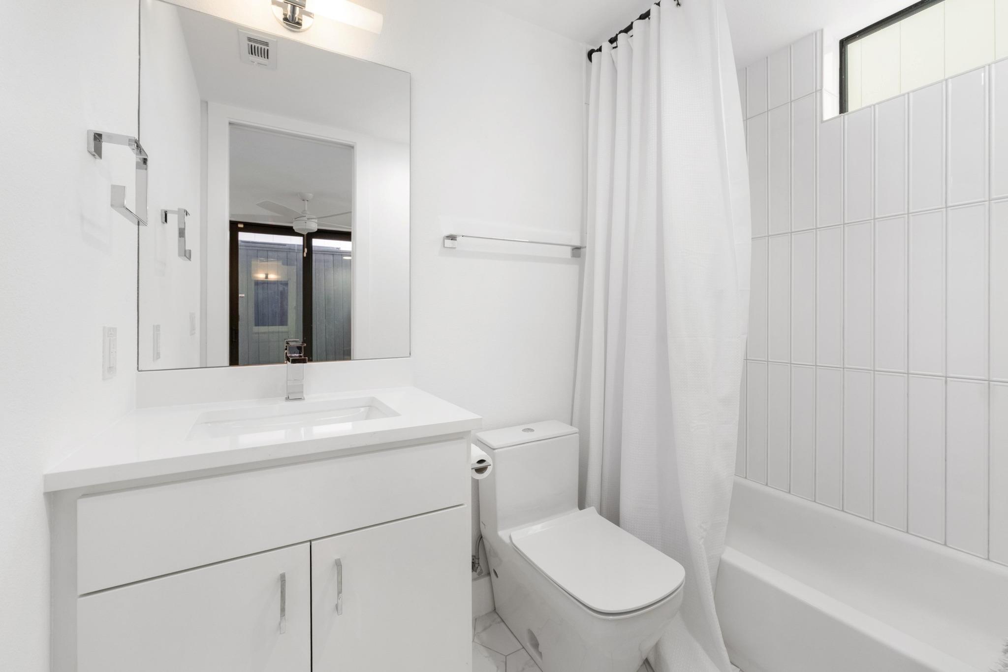 3406 E 17th St # 4, Austin, TX 78721