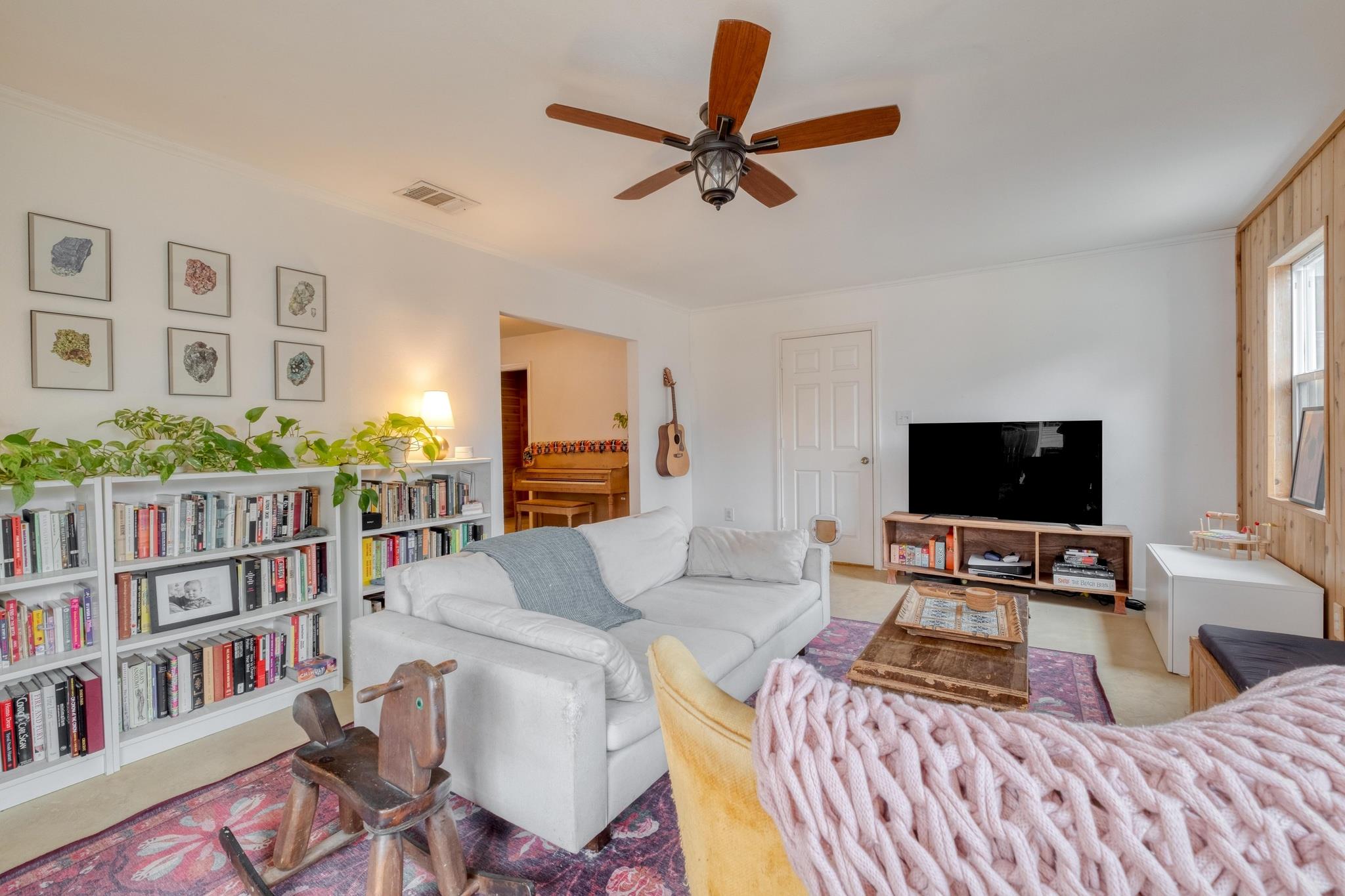 1233 Orange St, Lockhart, TX 78644