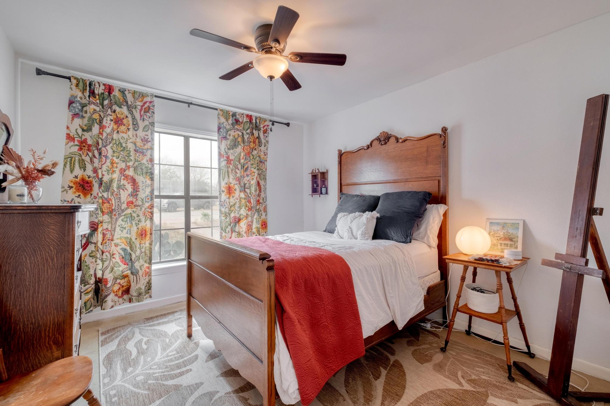 1233 Orange St, Lockhart, TX 78644