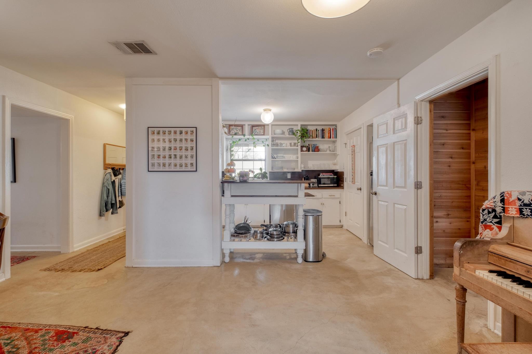 1233 Orange St, Lockhart, TX 78644