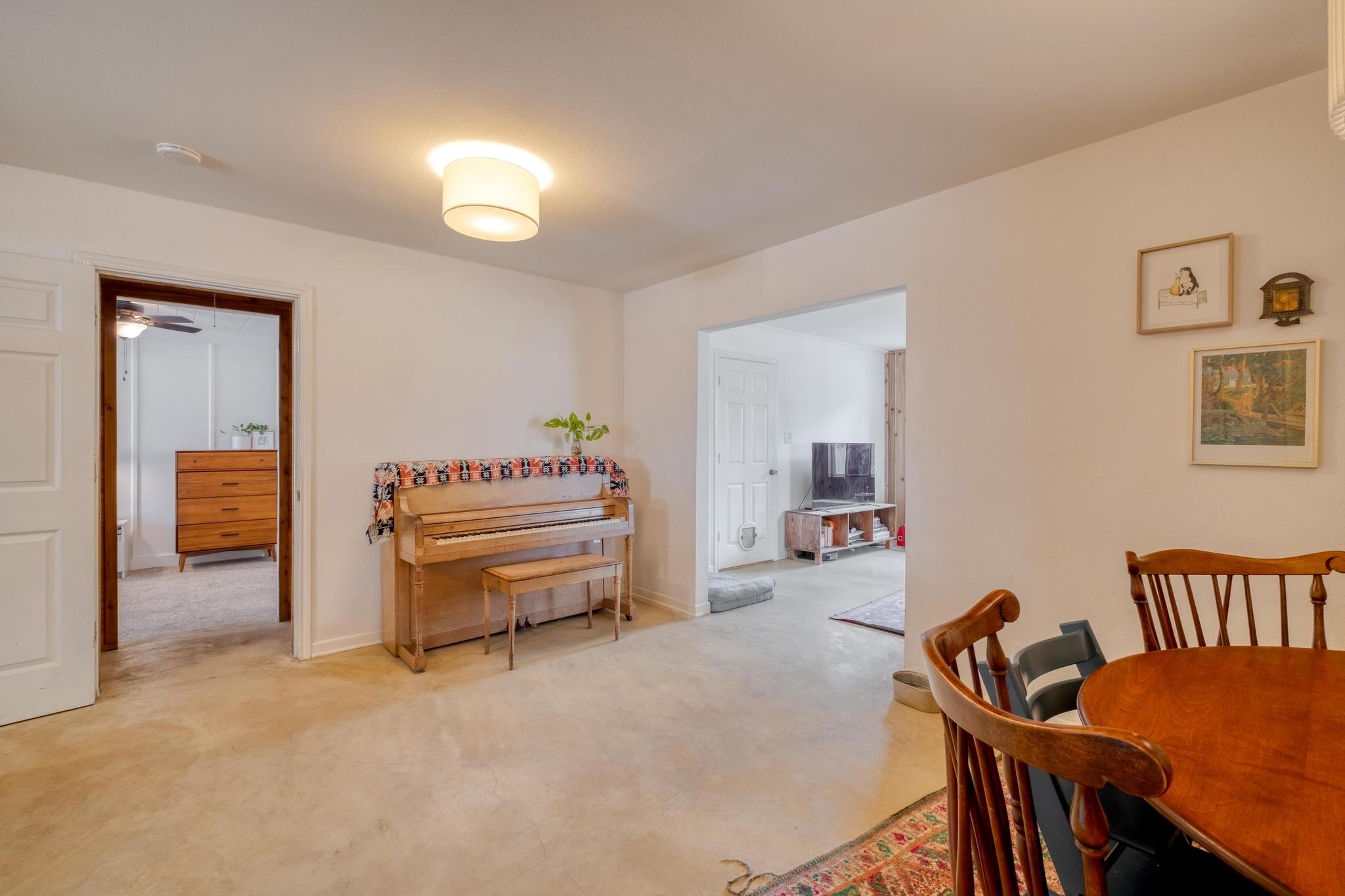 1233 Orange St, Lockhart, TX 78644