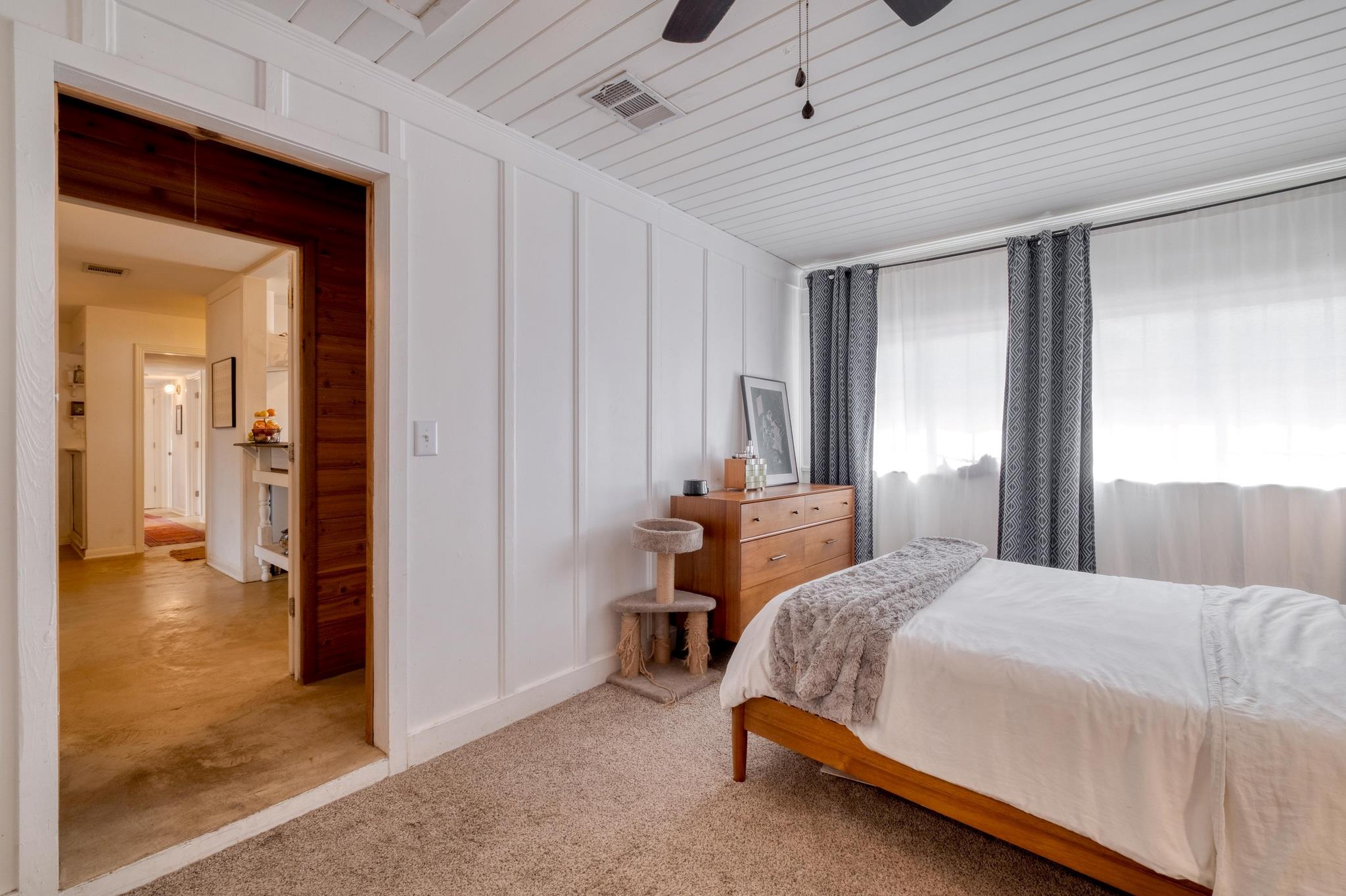 1233 Orange St, Lockhart, TX 78644