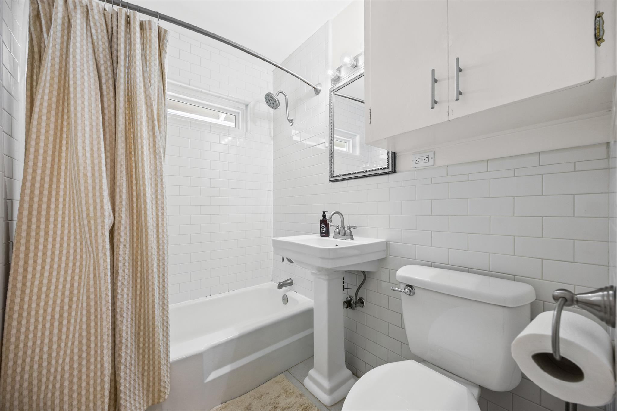 1807 Ohlen Rd, Austin, TX 78757