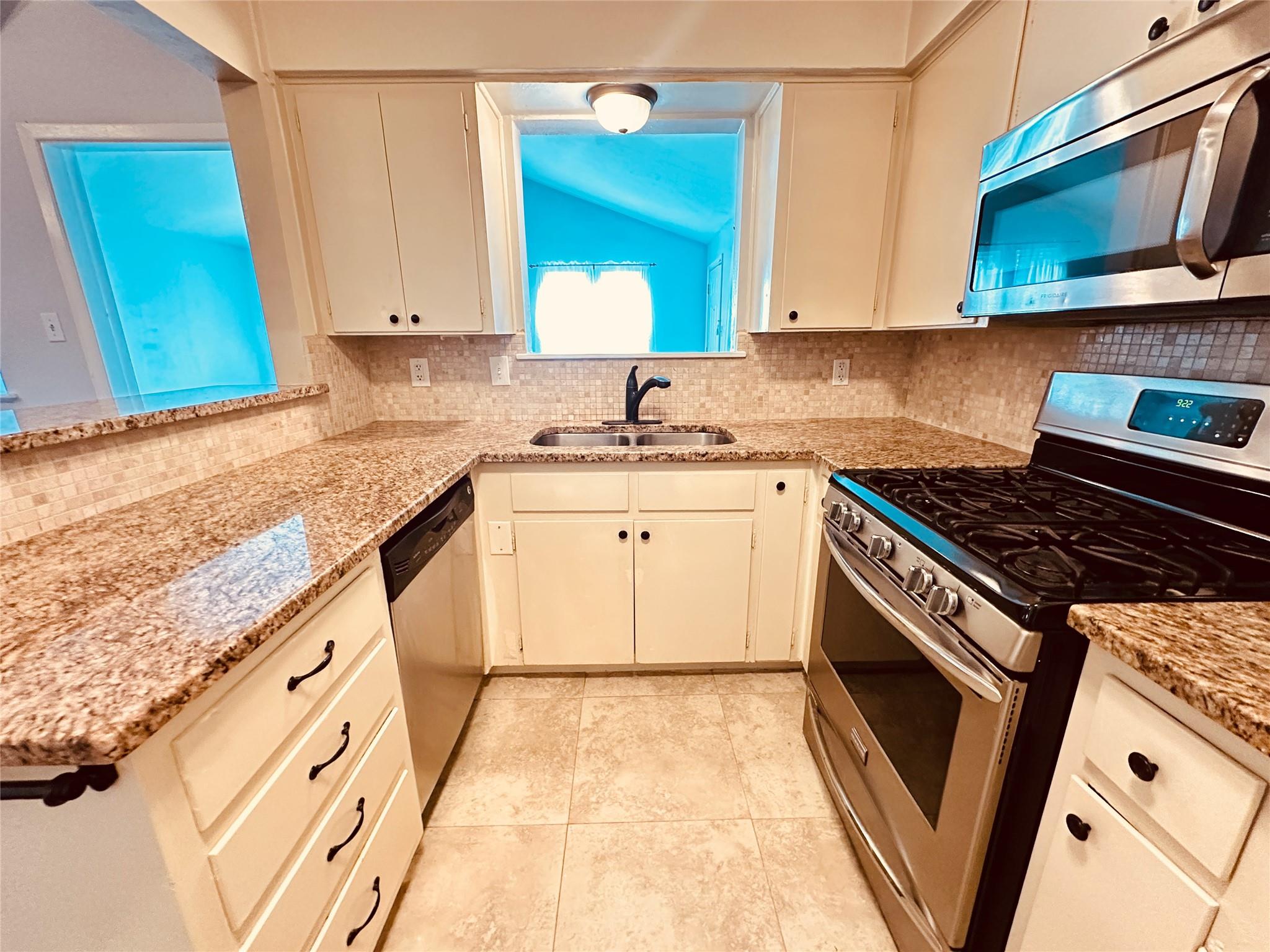 103 Prince Dr, Austin, TX 78752