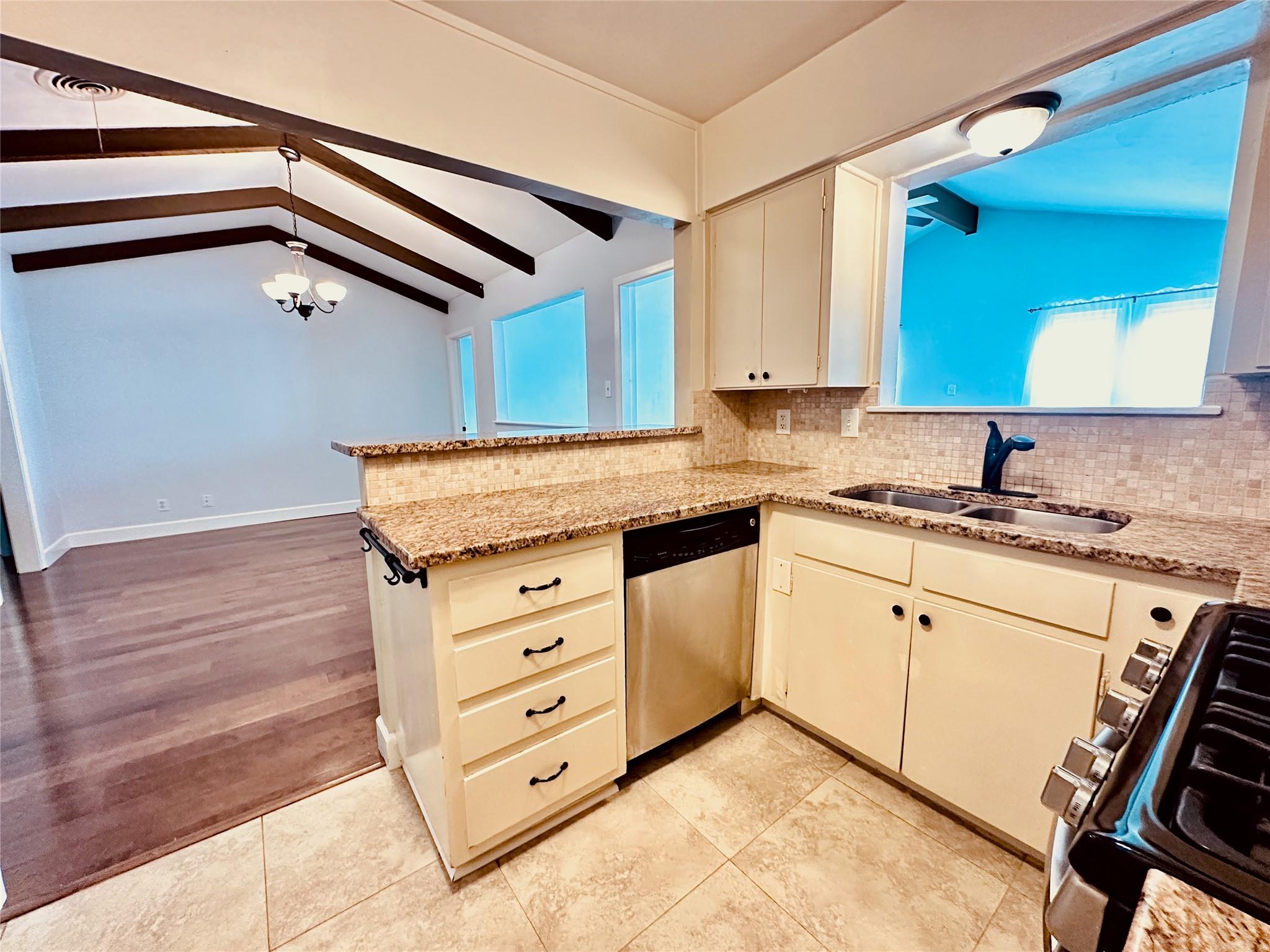 103 Prince Dr, Austin, TX 78752