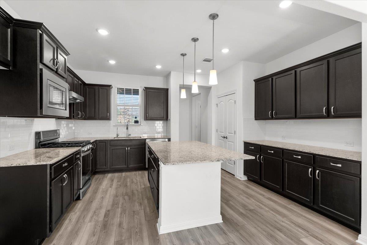 813 Saratoga Ln, Georgetown, TX 78633